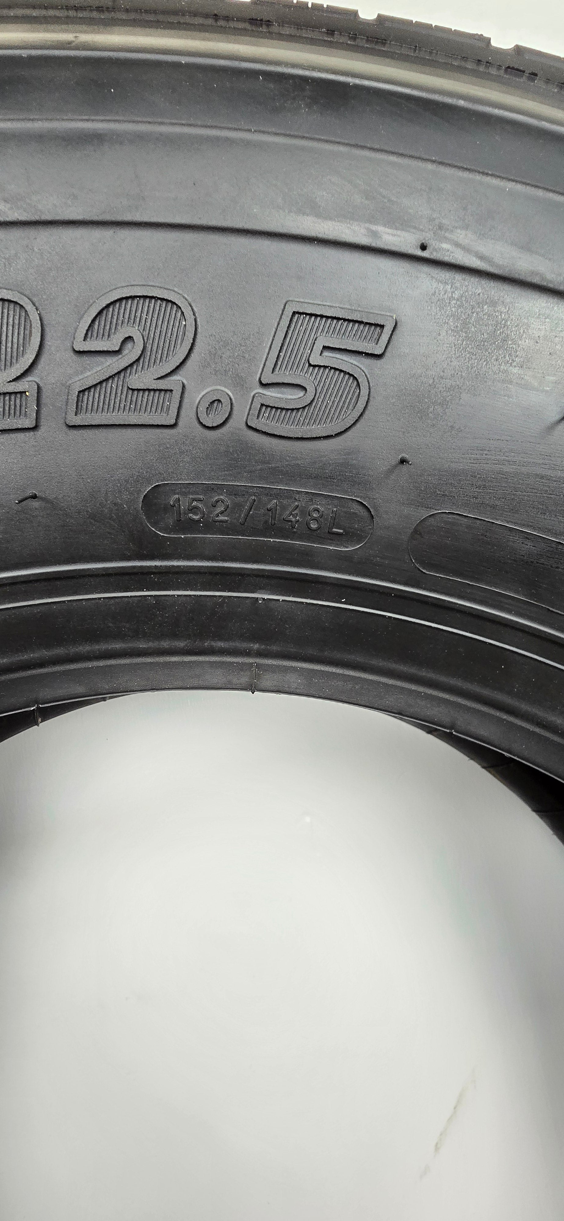 305/70R22.5 Michelin XRV RV Tire