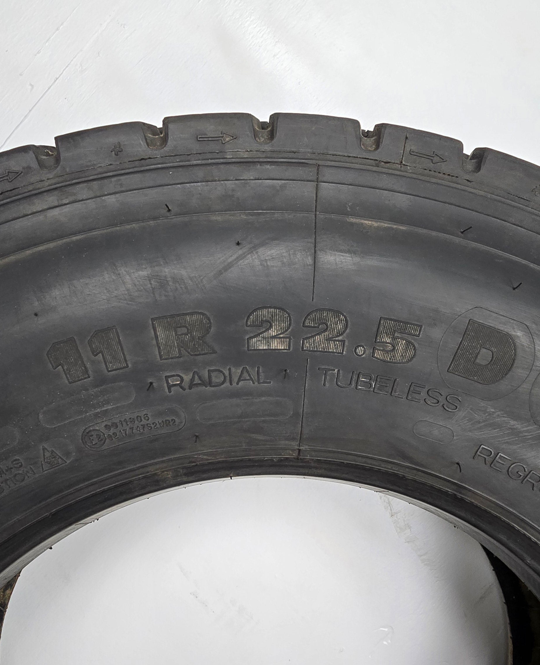 11R22.5 Michelin Multi D Used