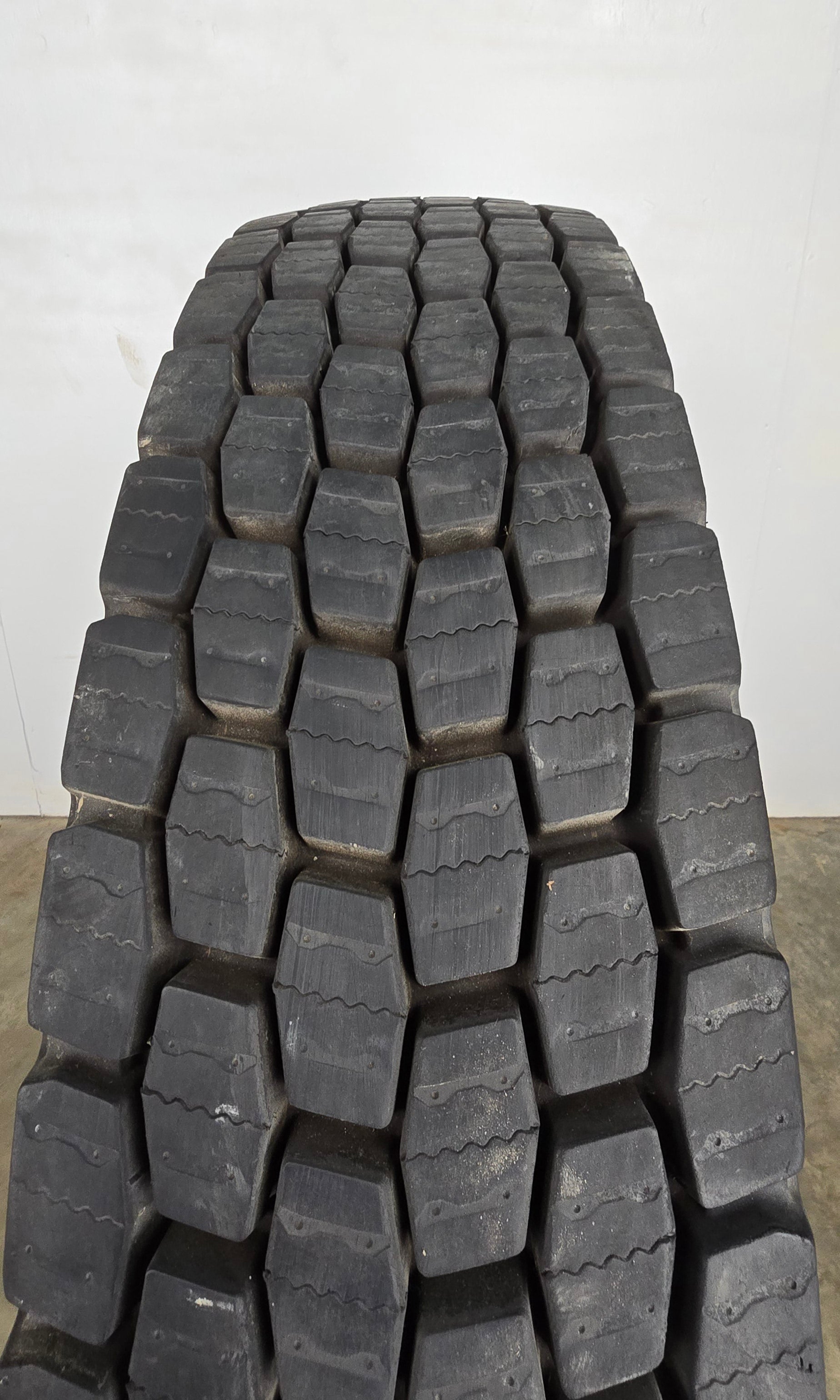 11R22.5 Michelin Multi D Used