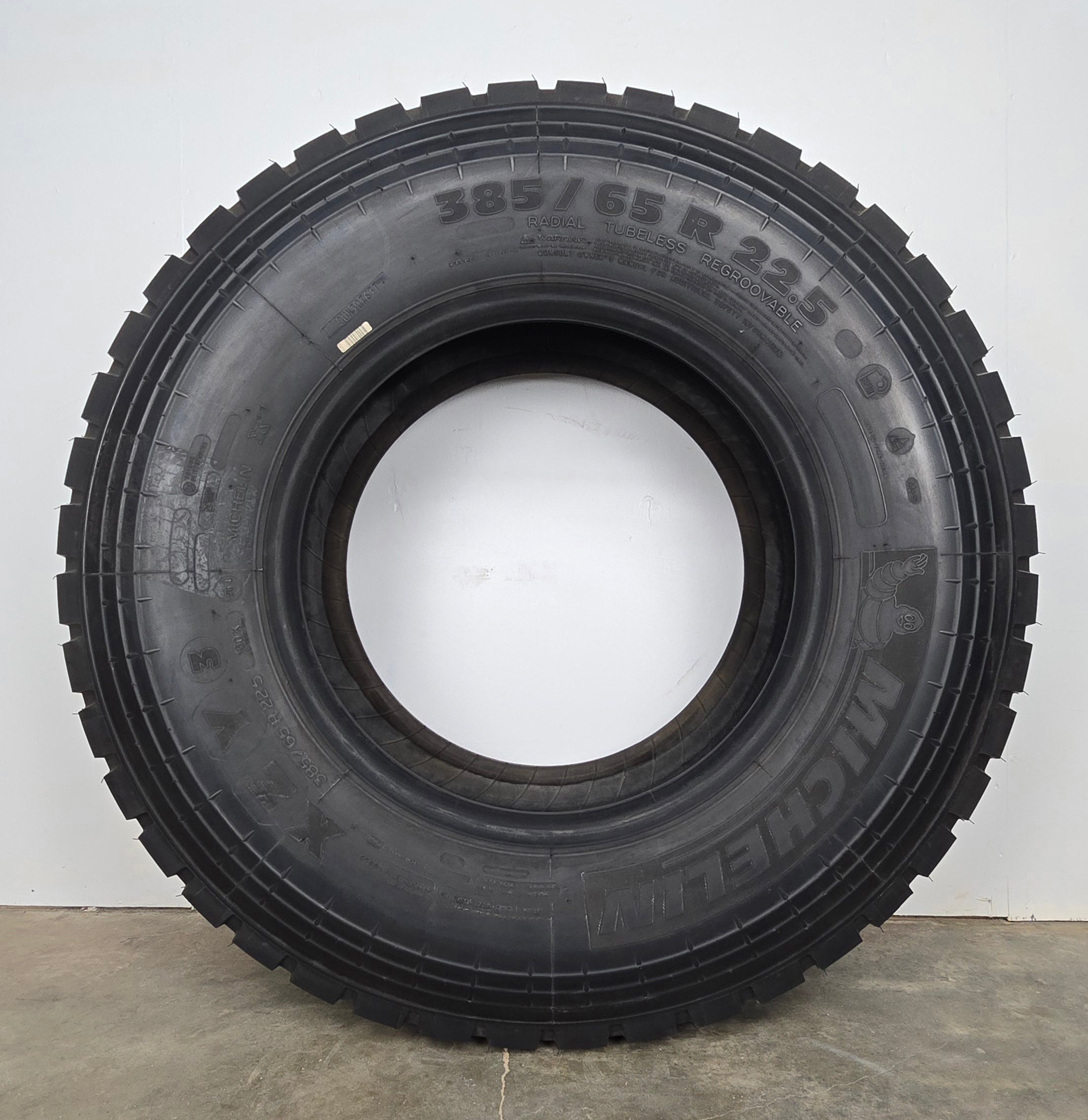 385/65R22.5 Michelin XZY3 Commercial Truck Tire