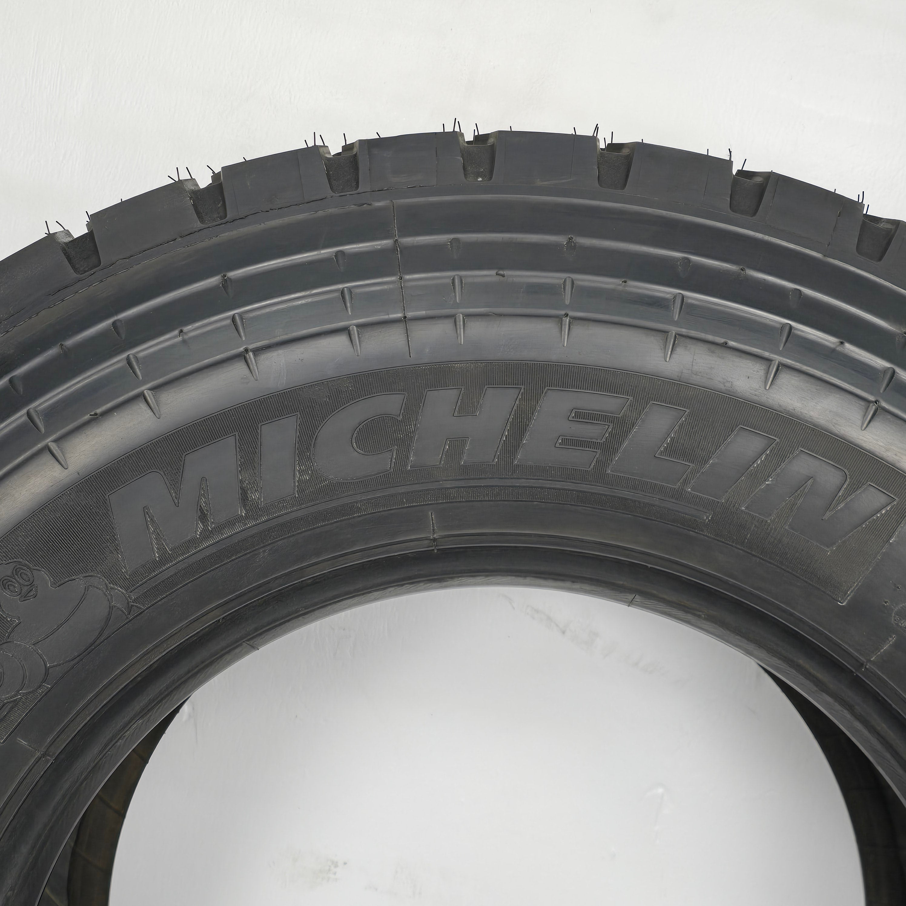 385/65R22.5 Michelin XZY3 Commercial Truck Tire
