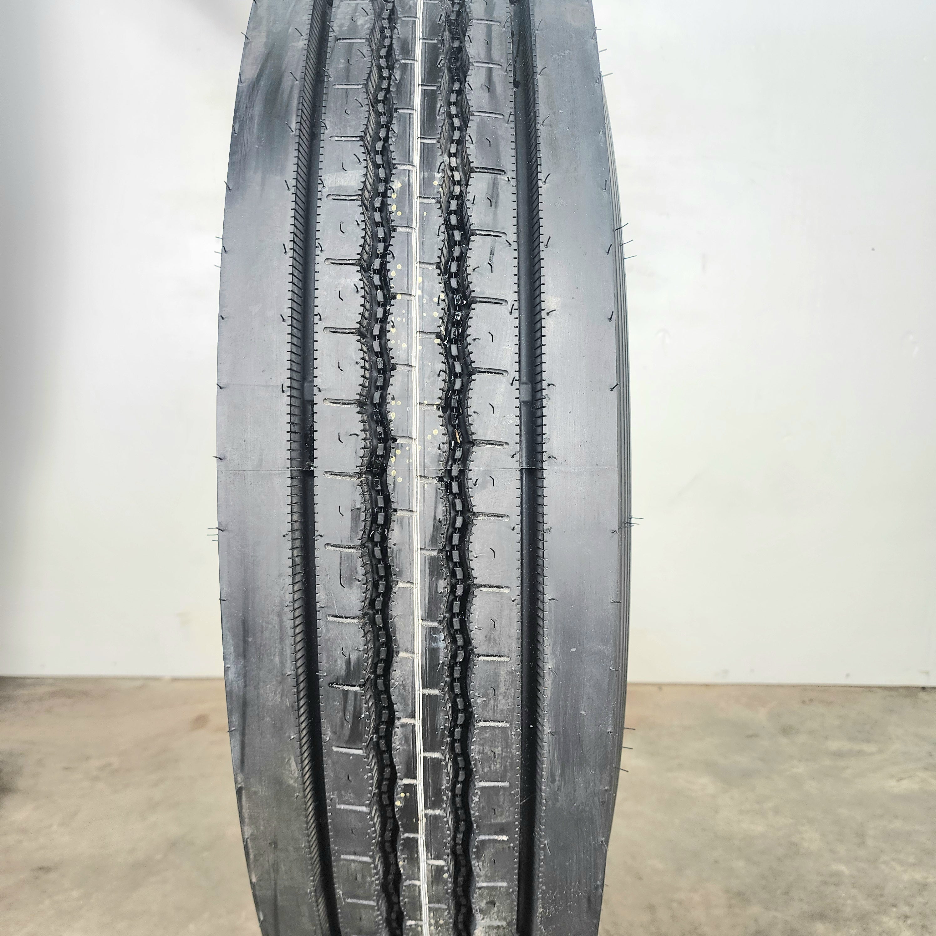 10R22.5 Firestone FS561