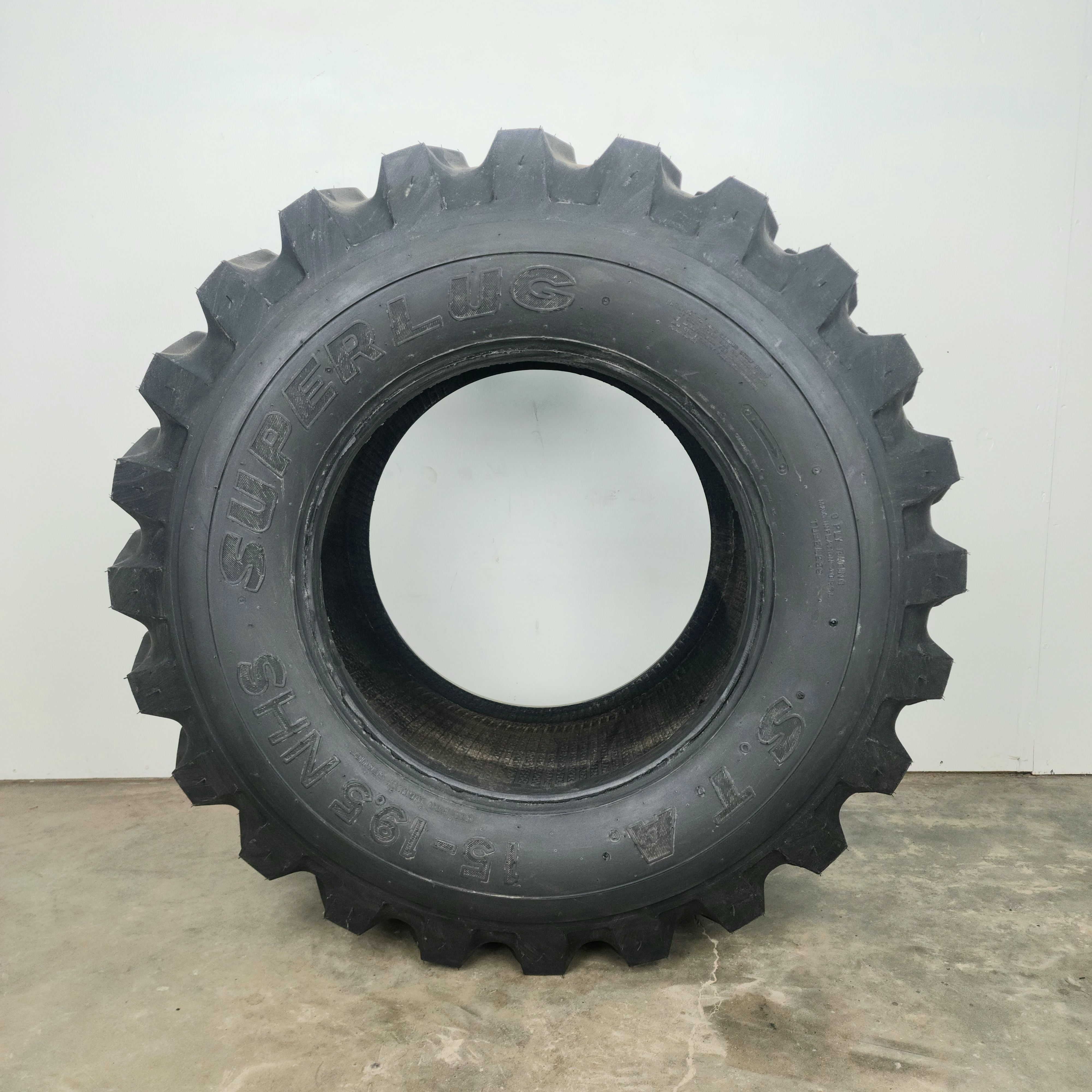 15-19.5 (385/65-19.5) S.T.A Superlug 8 Ply