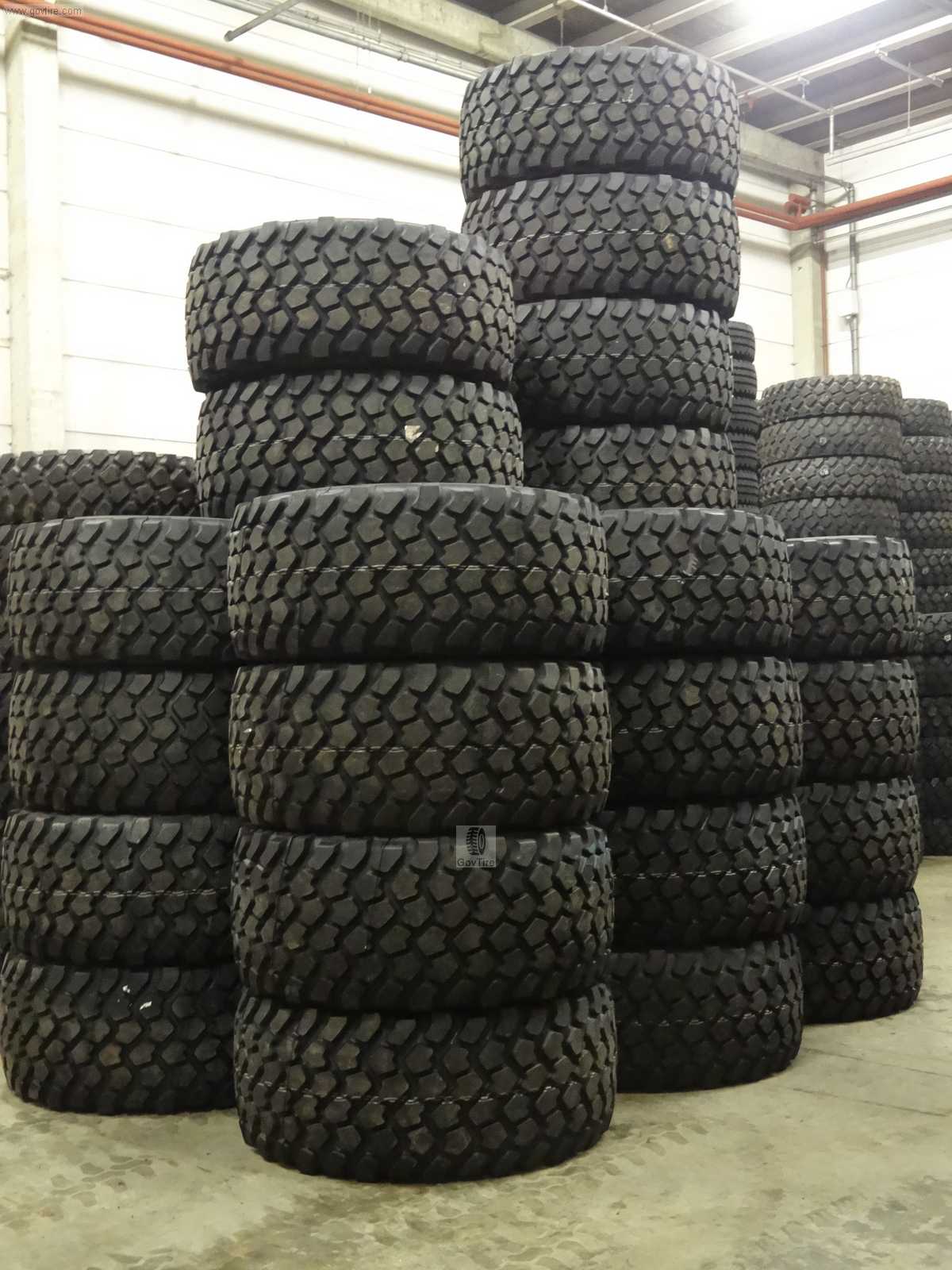 24R21 (605/70R21) Michelin XZL