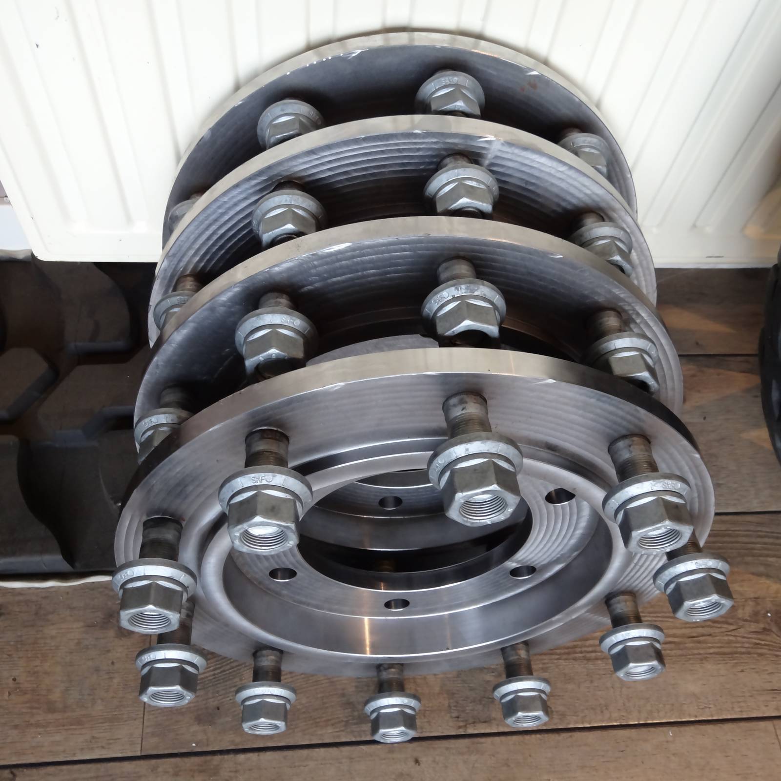 Adapter/Spacer for 10.00x20 and 11.00x20 from 10 to 6 studs