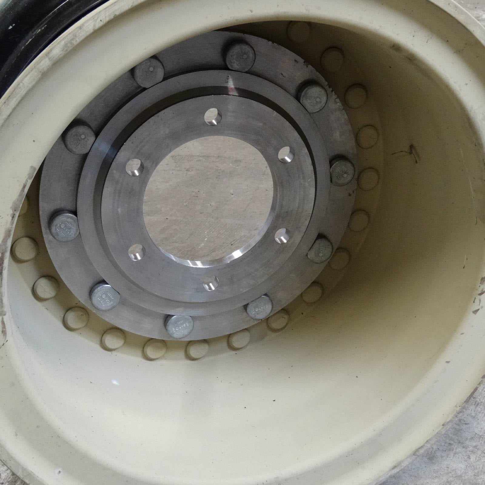 Adapter/Spacer for 10.00x20 and 11.00x20 from 10 to 6 studs