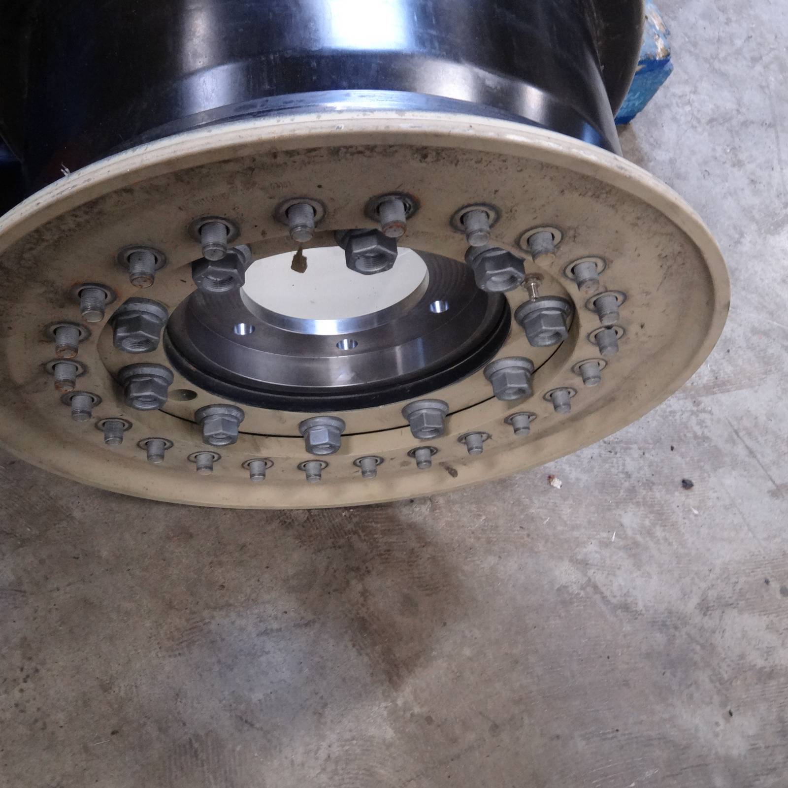 Adapter/Spacer for 10.00x20 and 11.00x20 from 10 to 6 studs