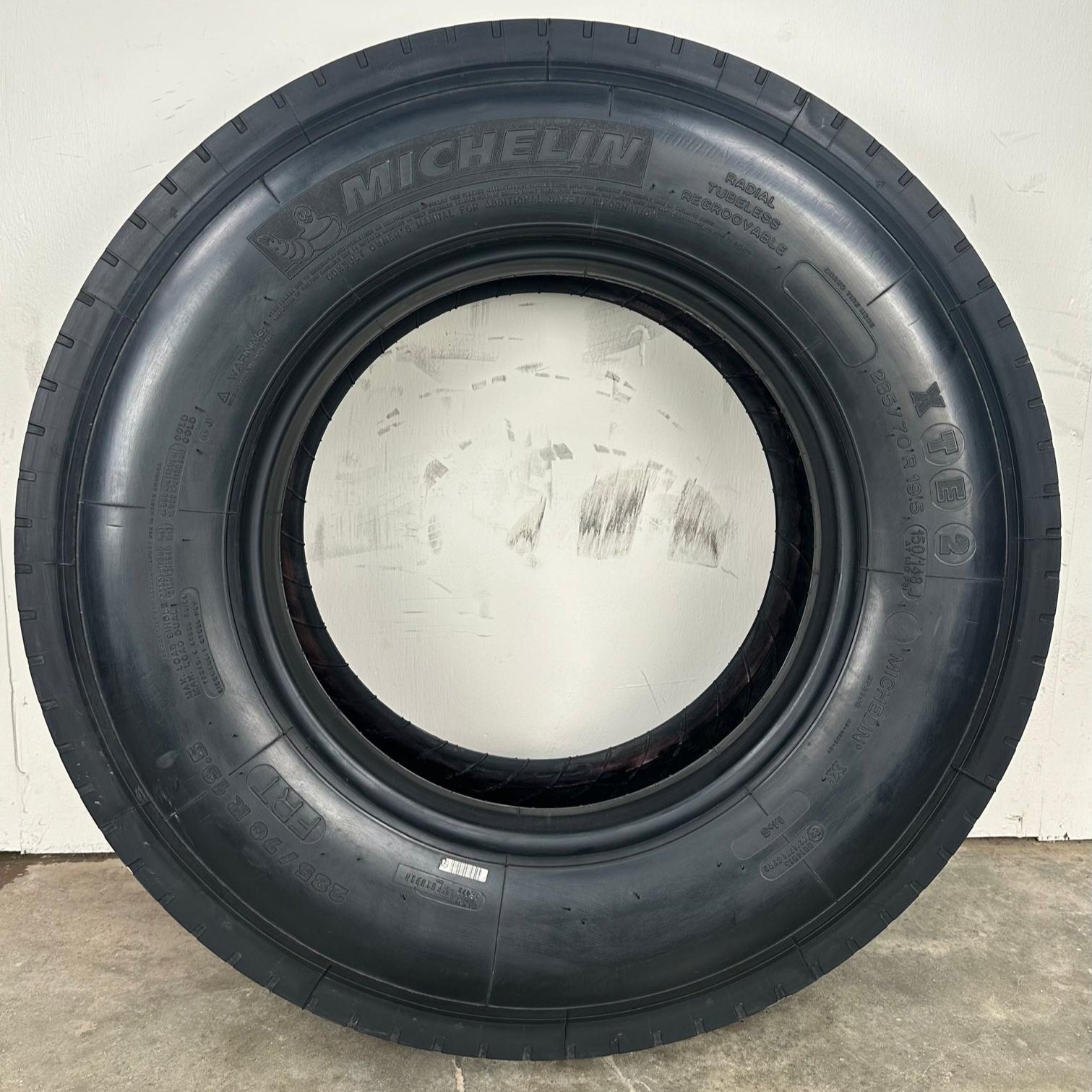 285/70R19.5 Michelin XTE2 NEW