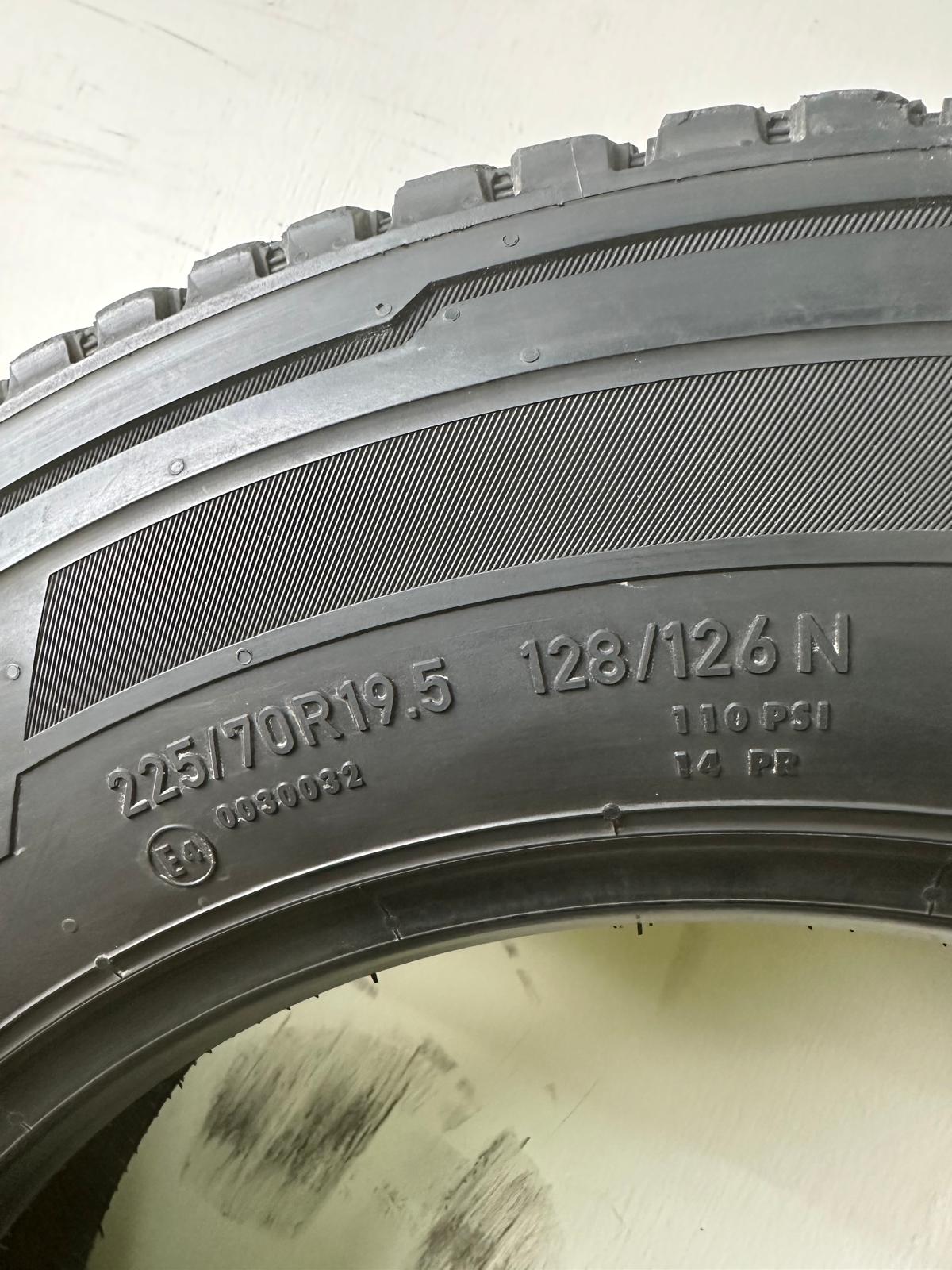 225/70R19.5 Continental Hybrid HD3 used