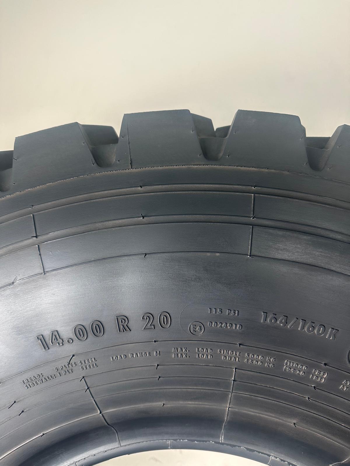14.00R20 Continental HCS 164/160K used