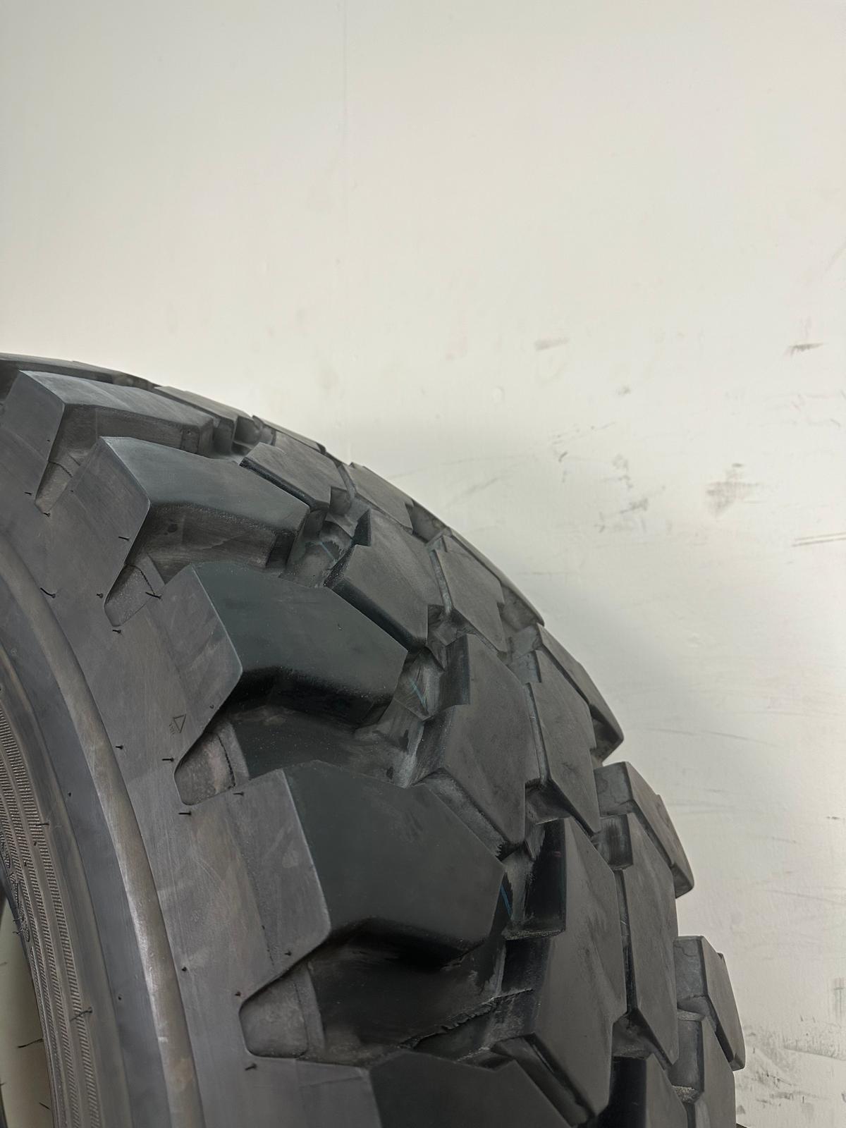 395/85R20 Continental HCS used