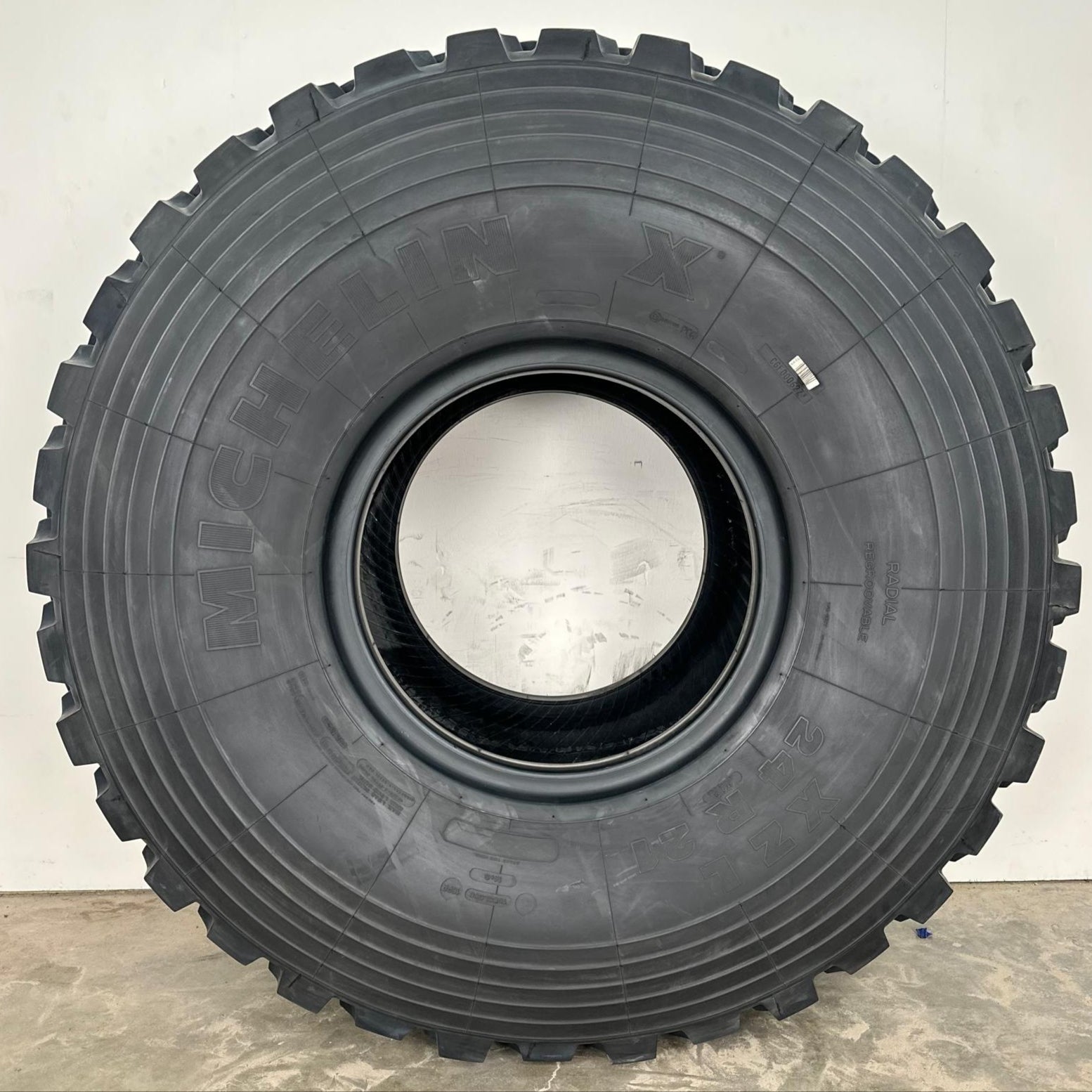 24R21 Michelin XZL used
