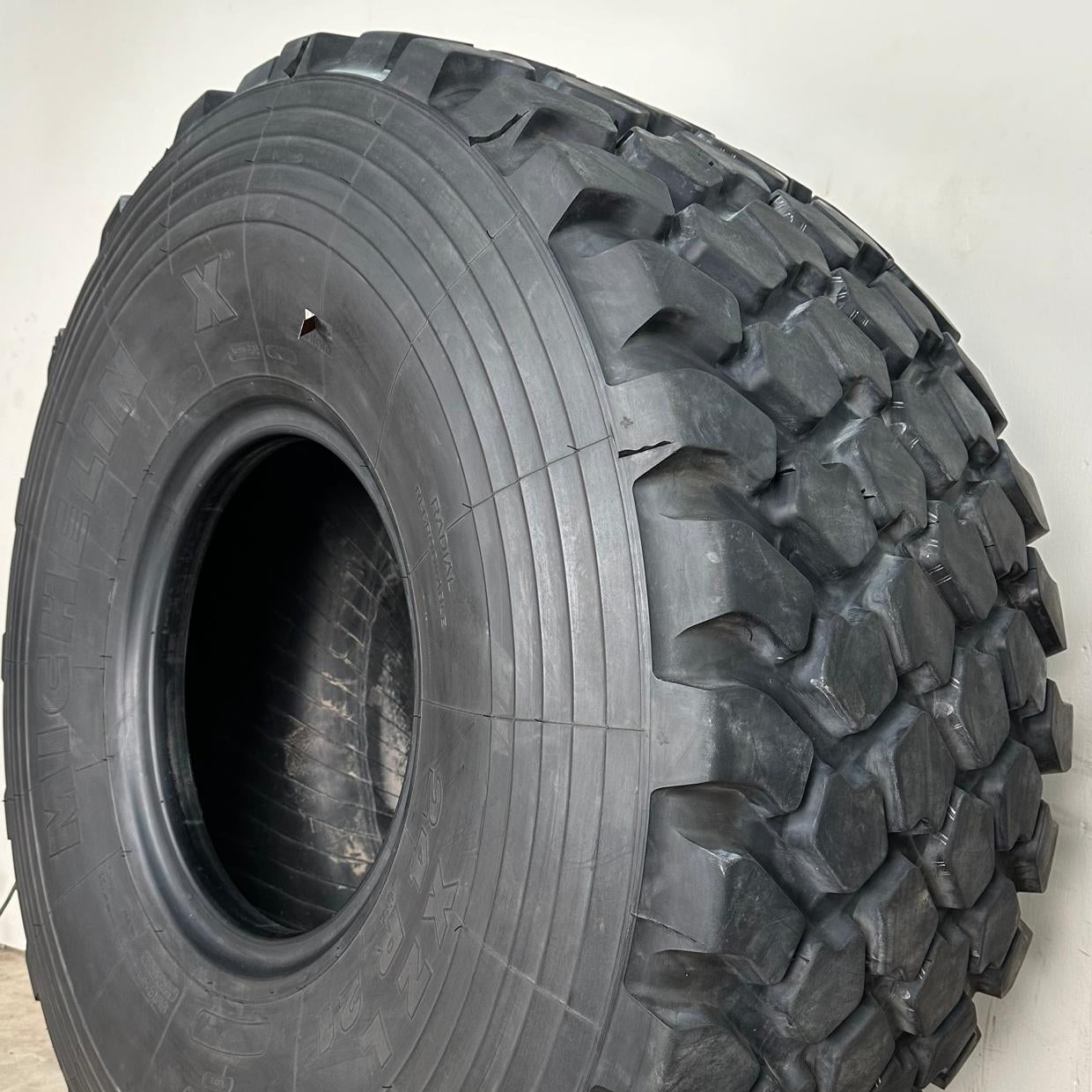 24R21 Michelin XZL used