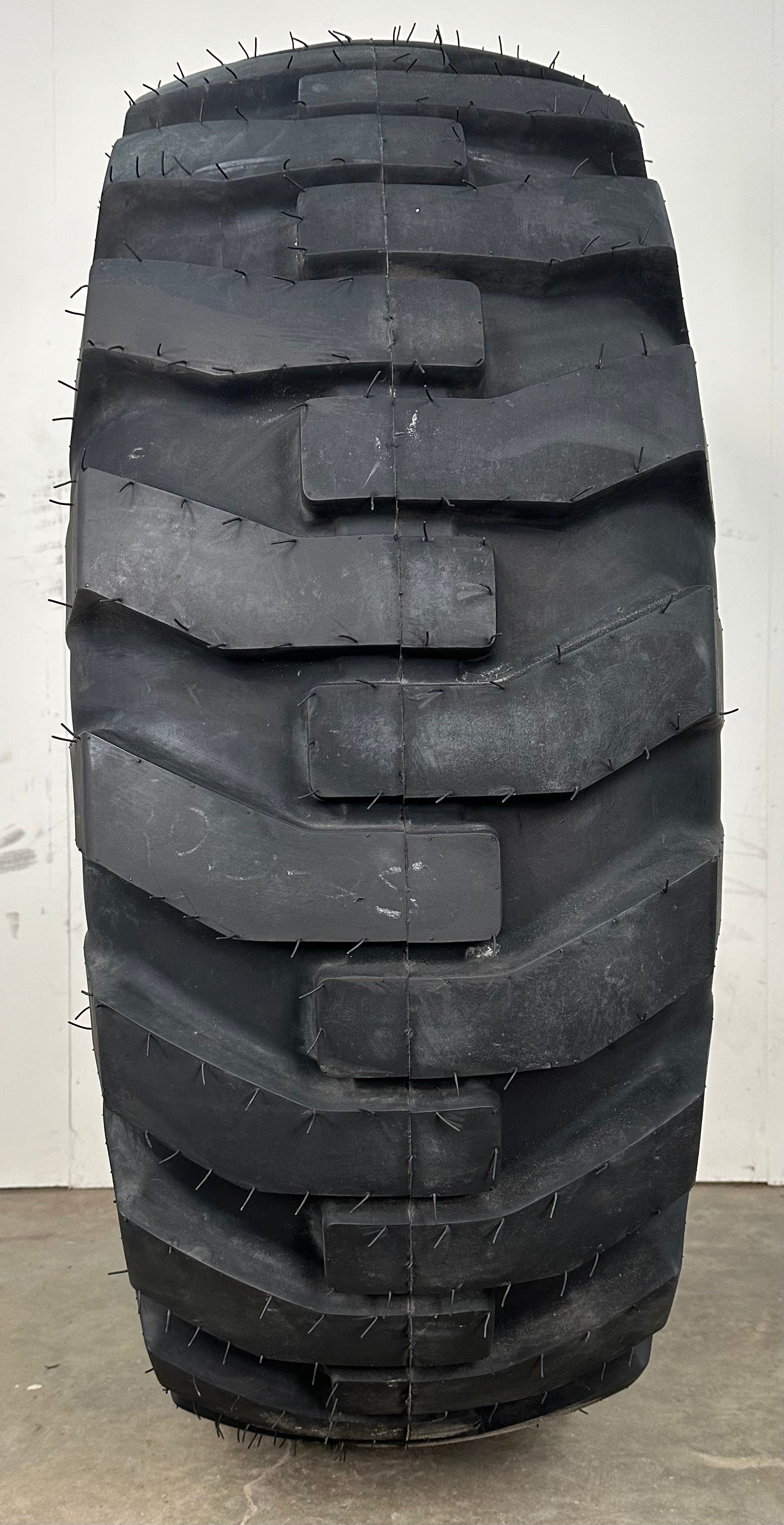 20.5-25 American Contractor S.T.A E2/G2/L2 New