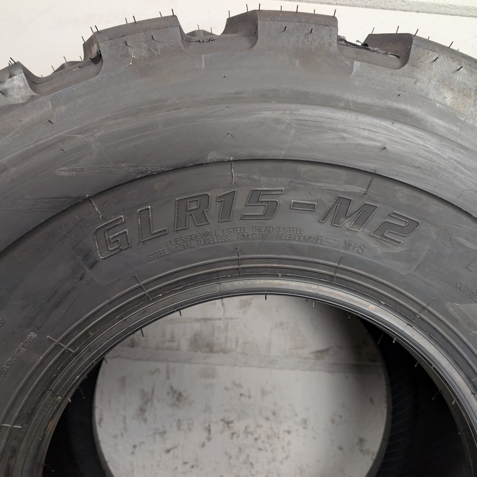 405/70R18 Advance GLR15 MPT 141B/153A2 NEW