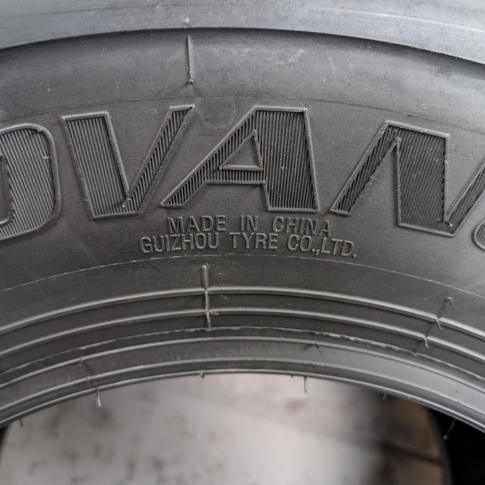 405/70R18 Advance GLR15 MPT 141B/153A2 NEW