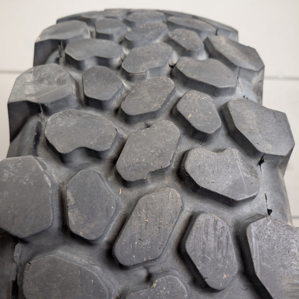 335/80R20 Continental MPT81 Used