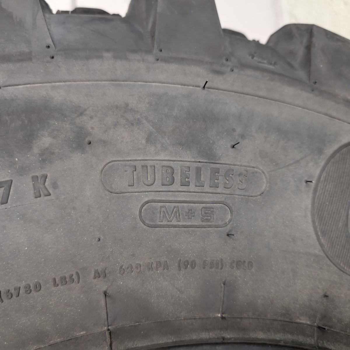 335/80R20 Continental MPT81 Used