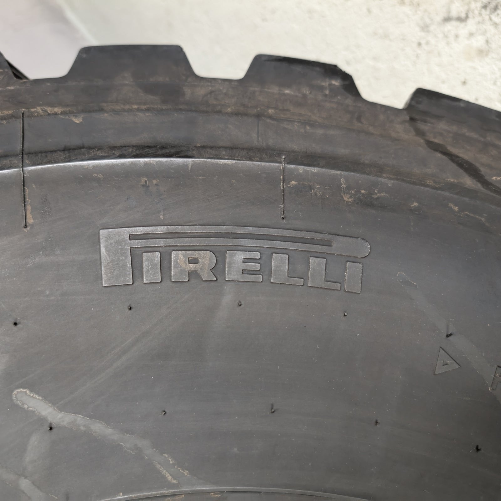 365/85R20 Pirelli PS22 Pista 164G used