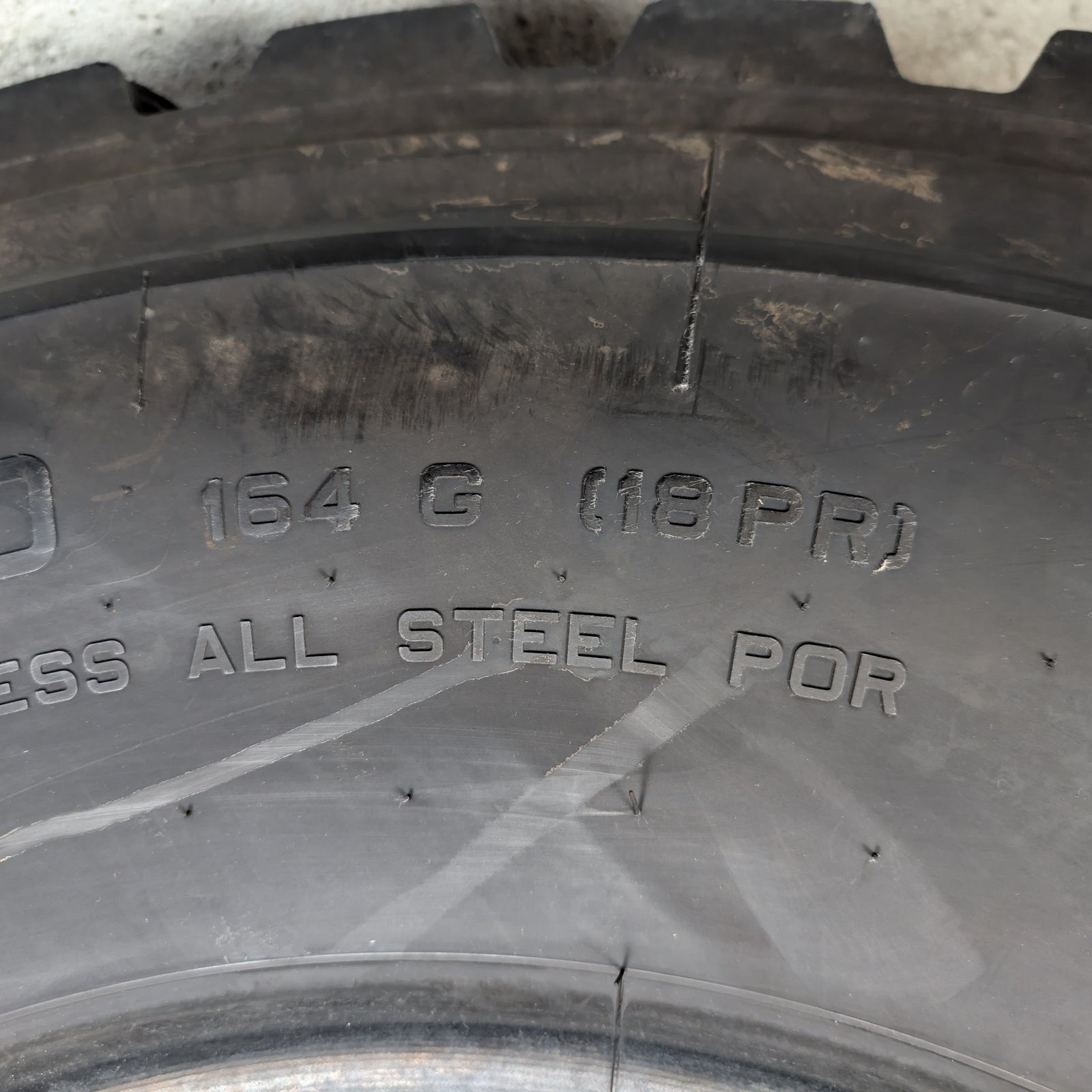 365/85R20 Pirelli PS22 Pista 164G used