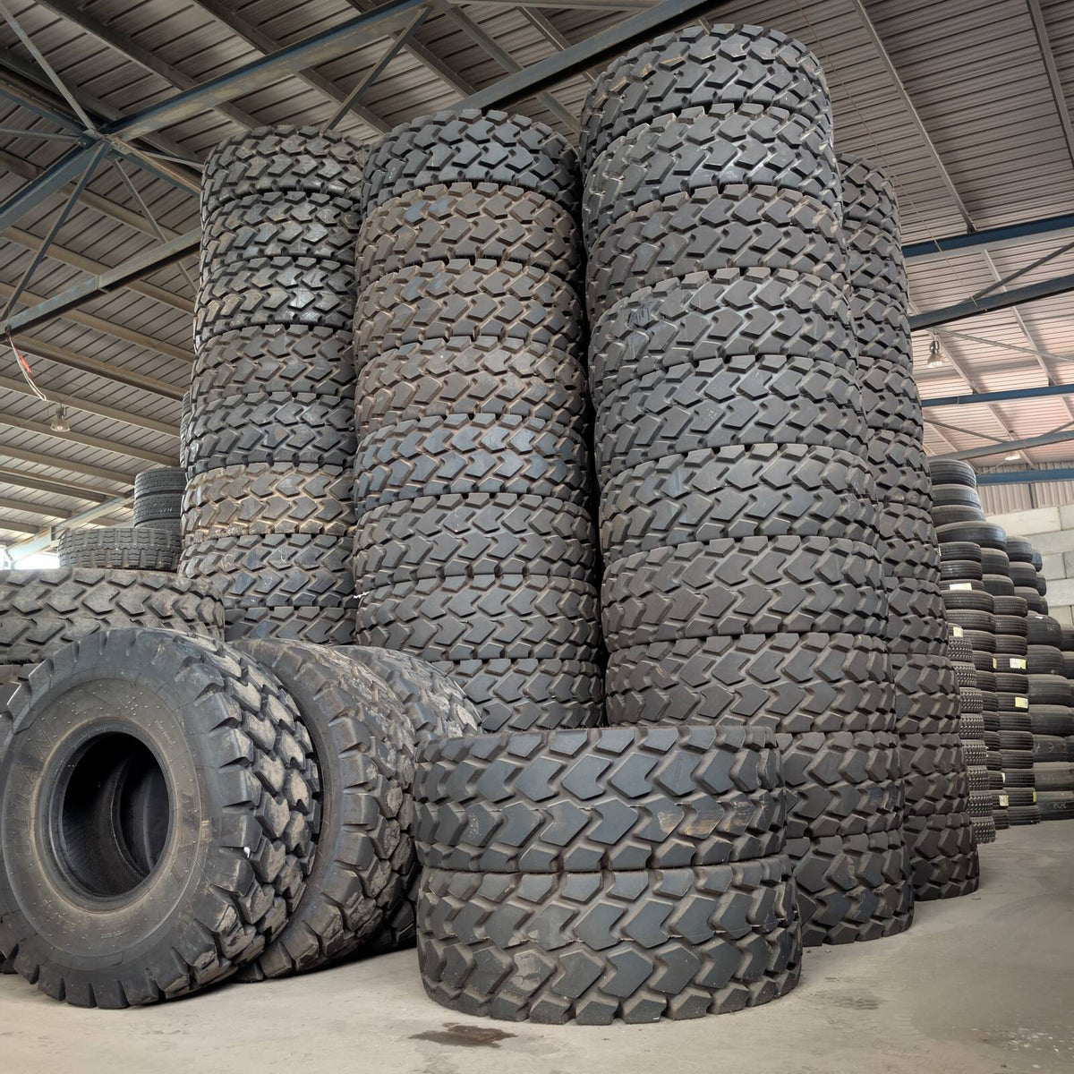 20.5R25 Titan MXL L-3 NEW