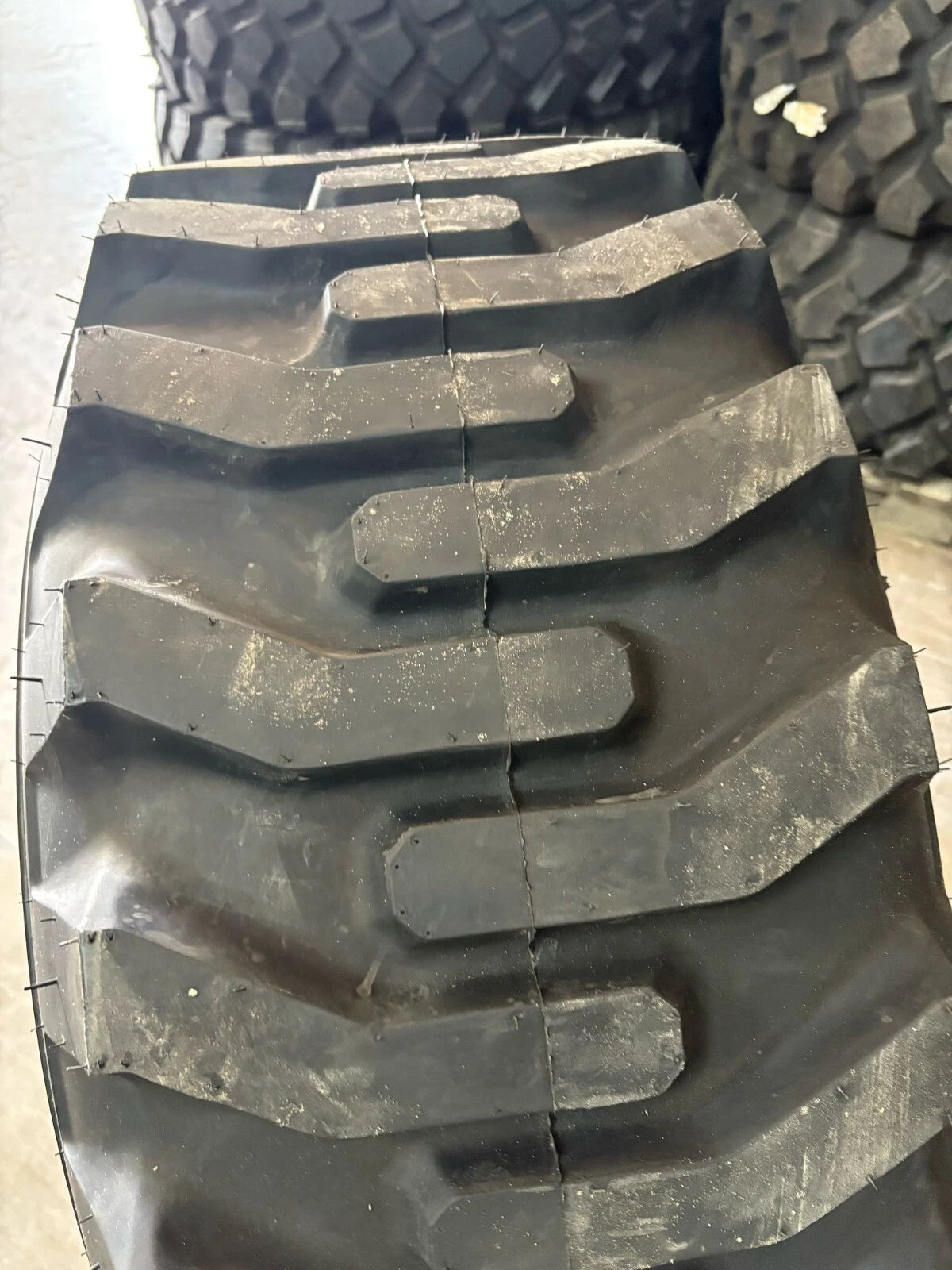 15-19.5 (385/65-19.5) S.T.A Superlug 8 Ply