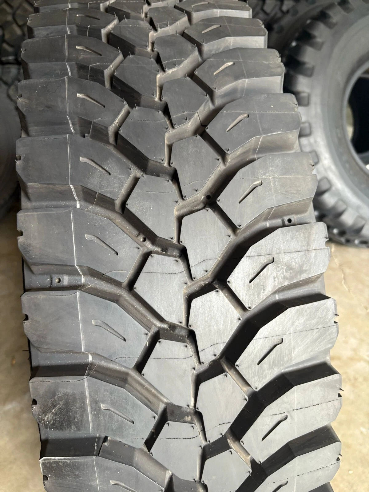 315/80R22.5 Tire Michelin X Works XDY 156/150K TL
