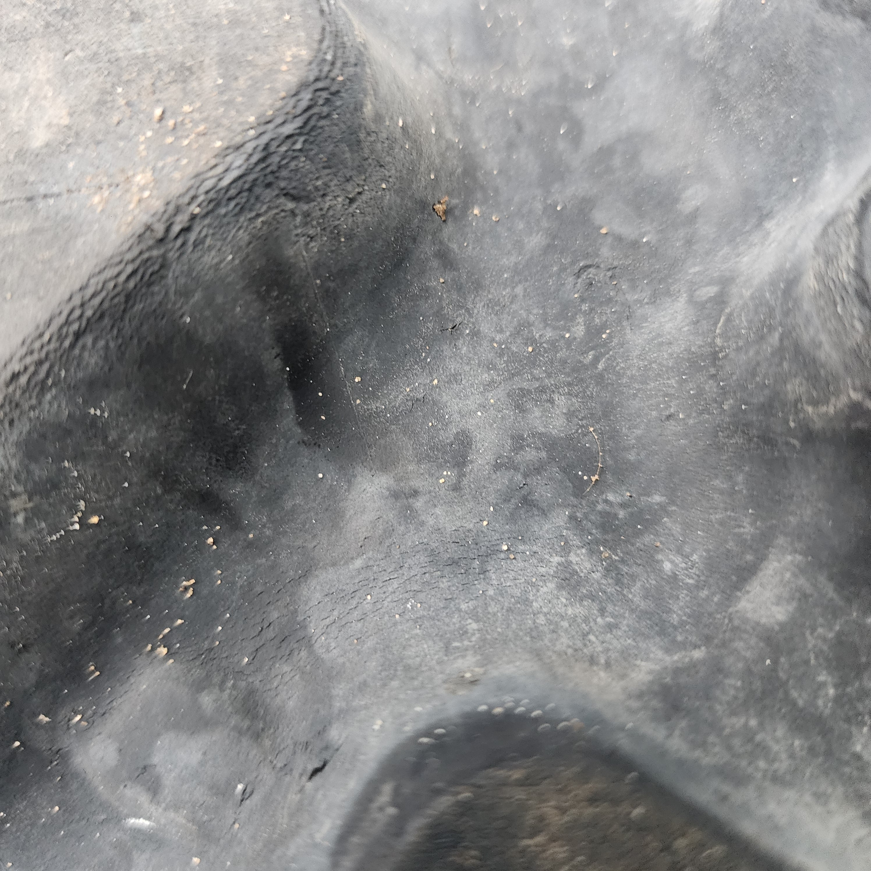 Used 14.00R20 Michelin XZL+   minor oxidation between the treads