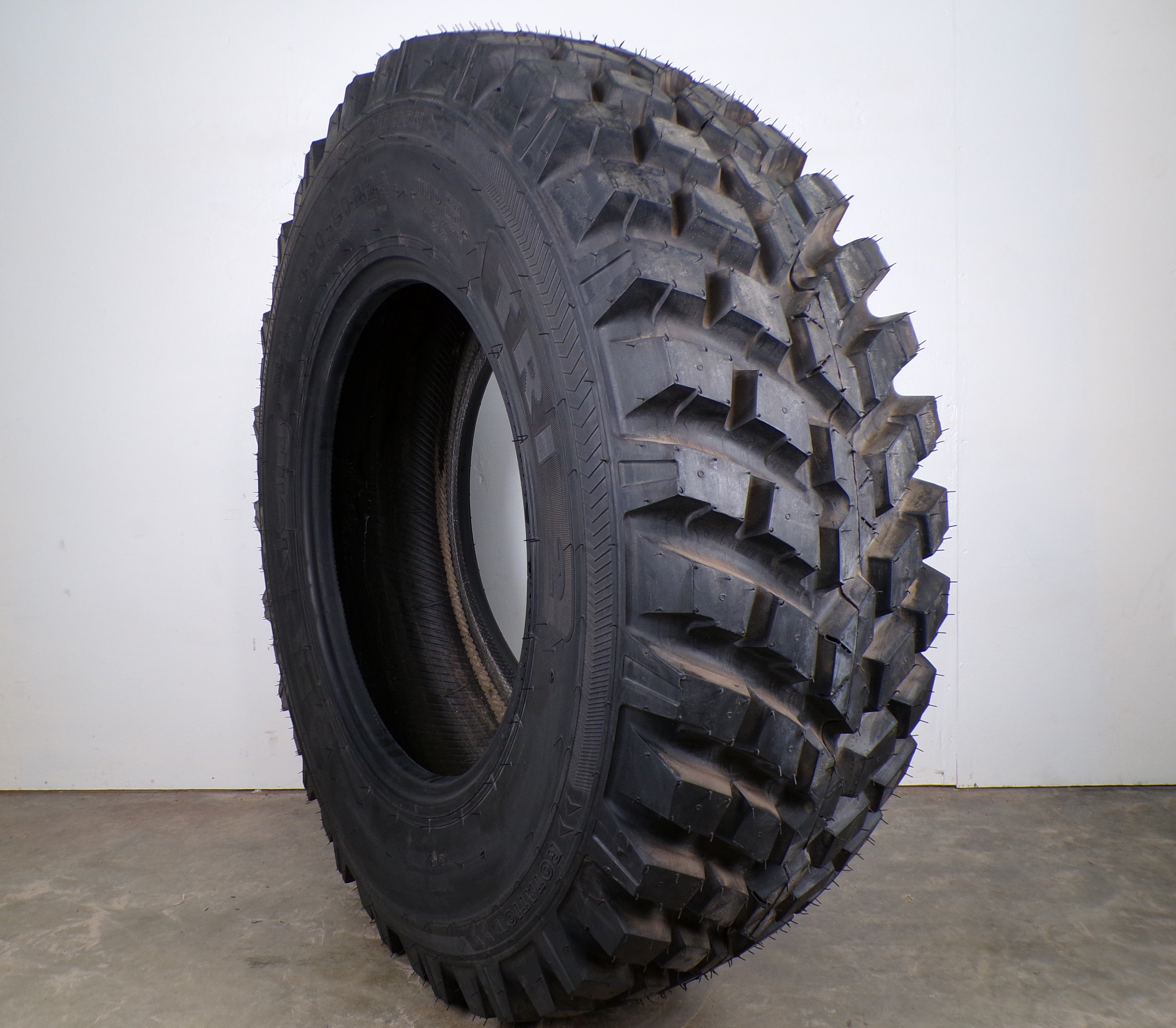 360/80R24 143A8/138D Nokian TRI 2 TL NEW