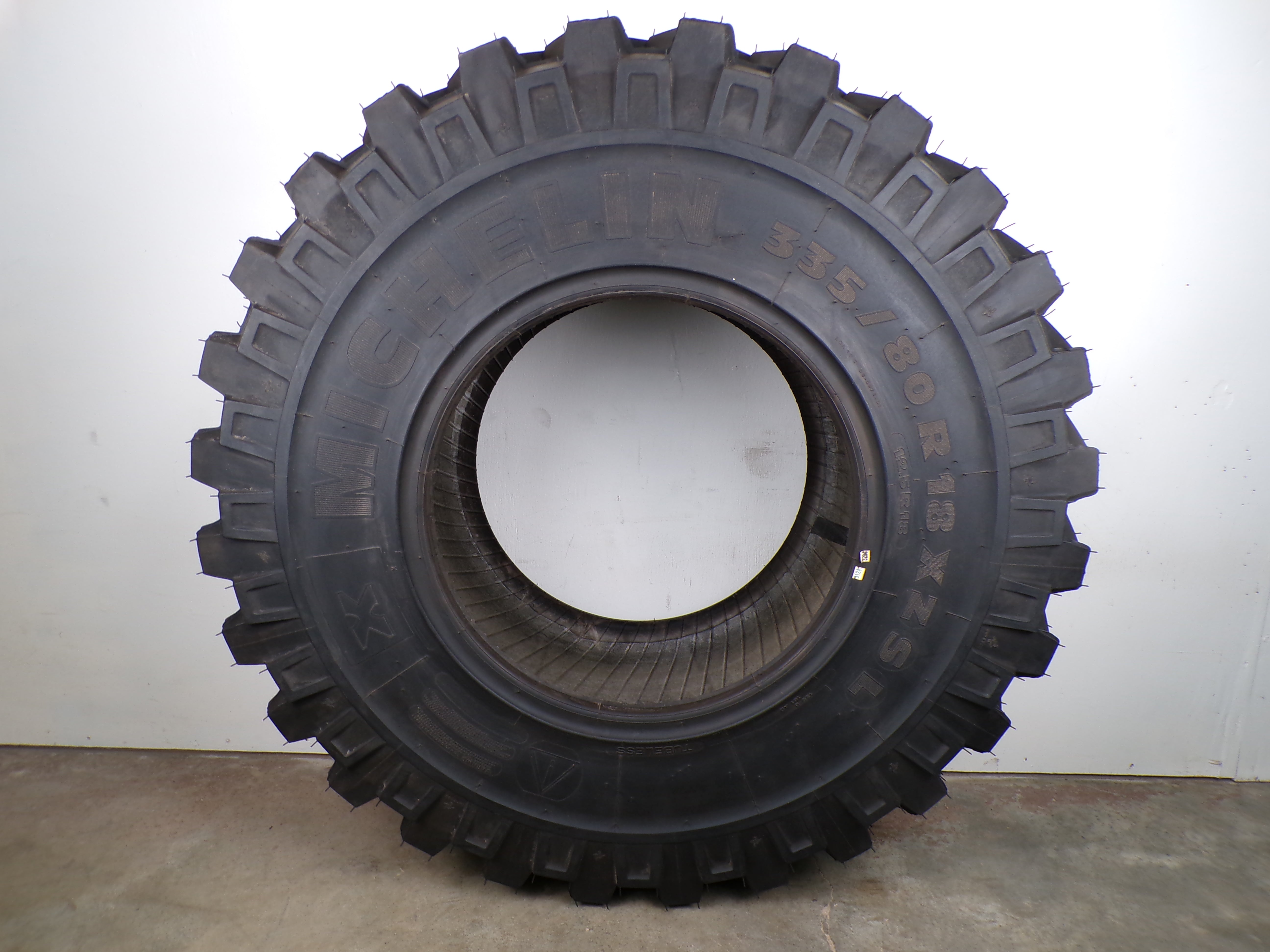 335/80R18 (12.5R18) Michelin X XZSL New