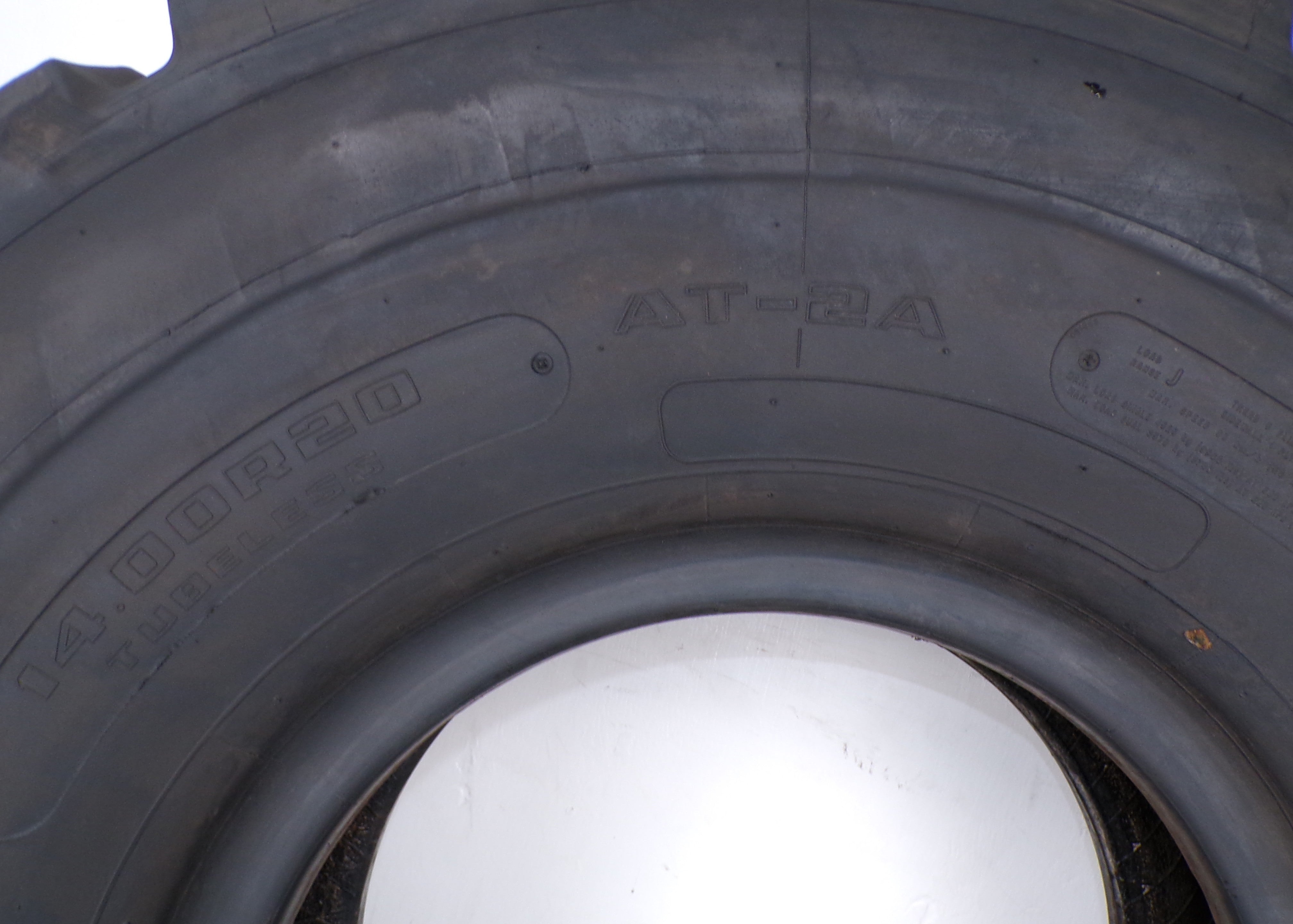 14.00R20 Goodyear AT/2A