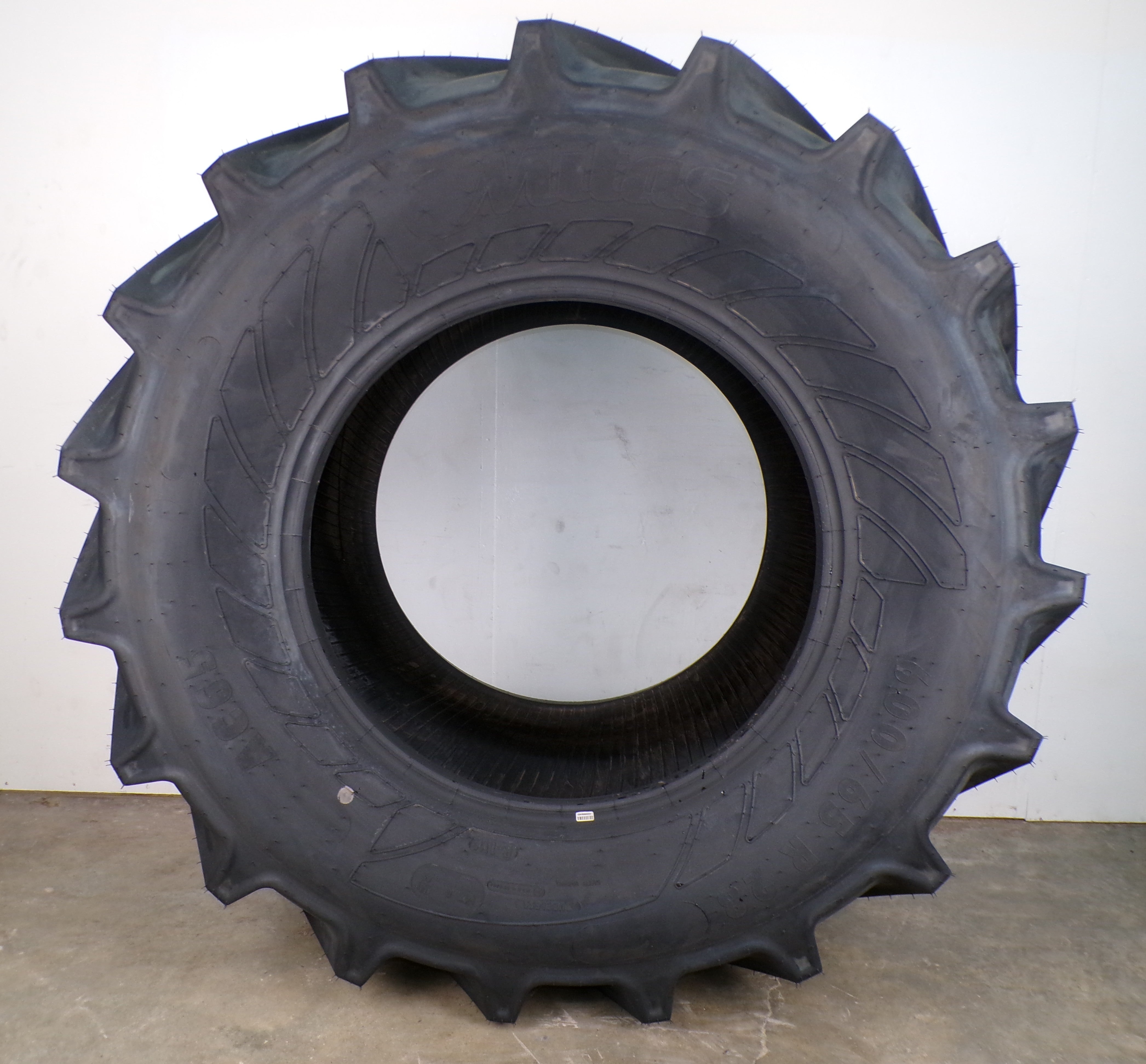 600/65R28 Mitas AC65 147D/150A8 NEW