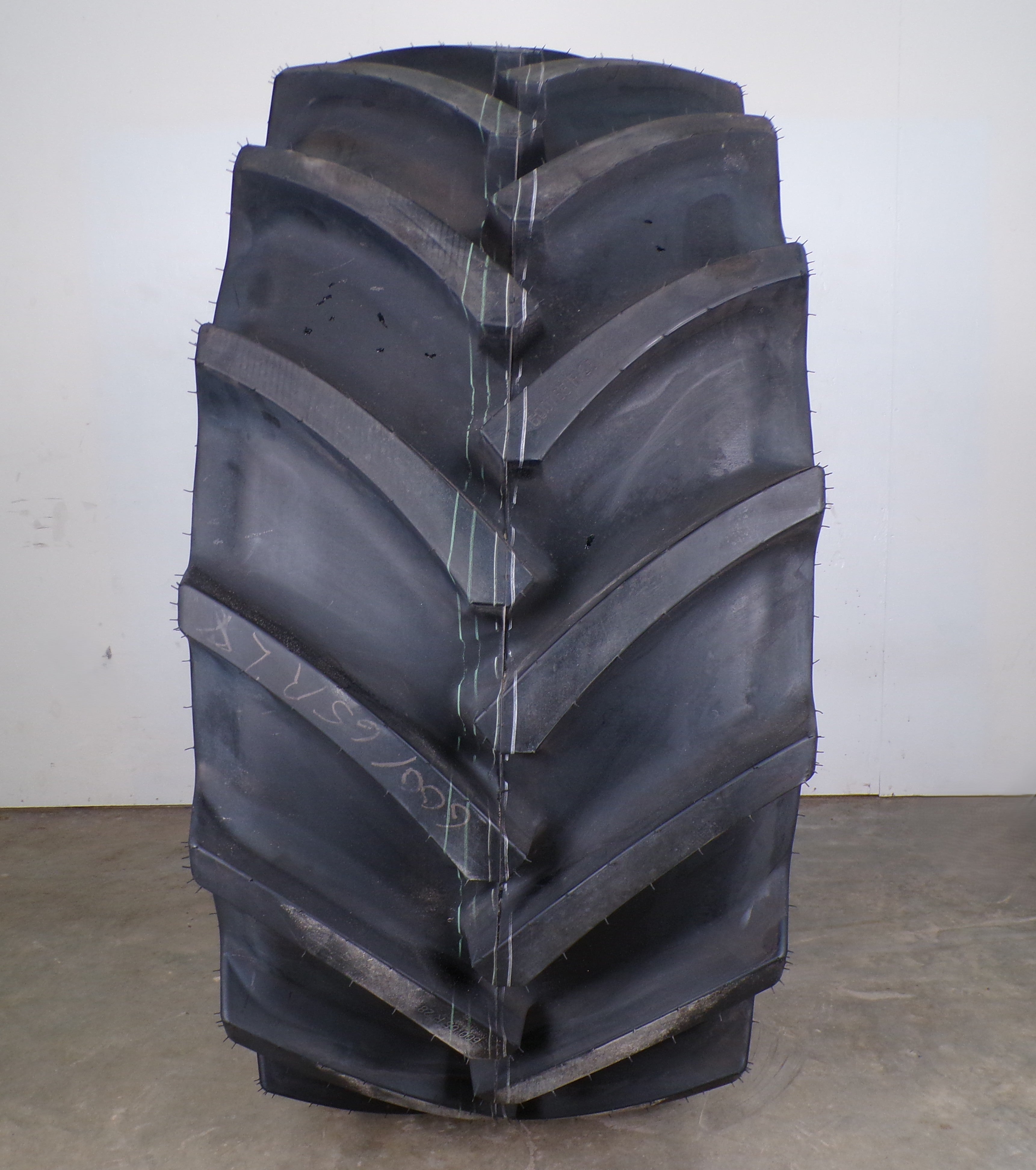 600/65R28 Mitas AC65 147D/150A8 NEW