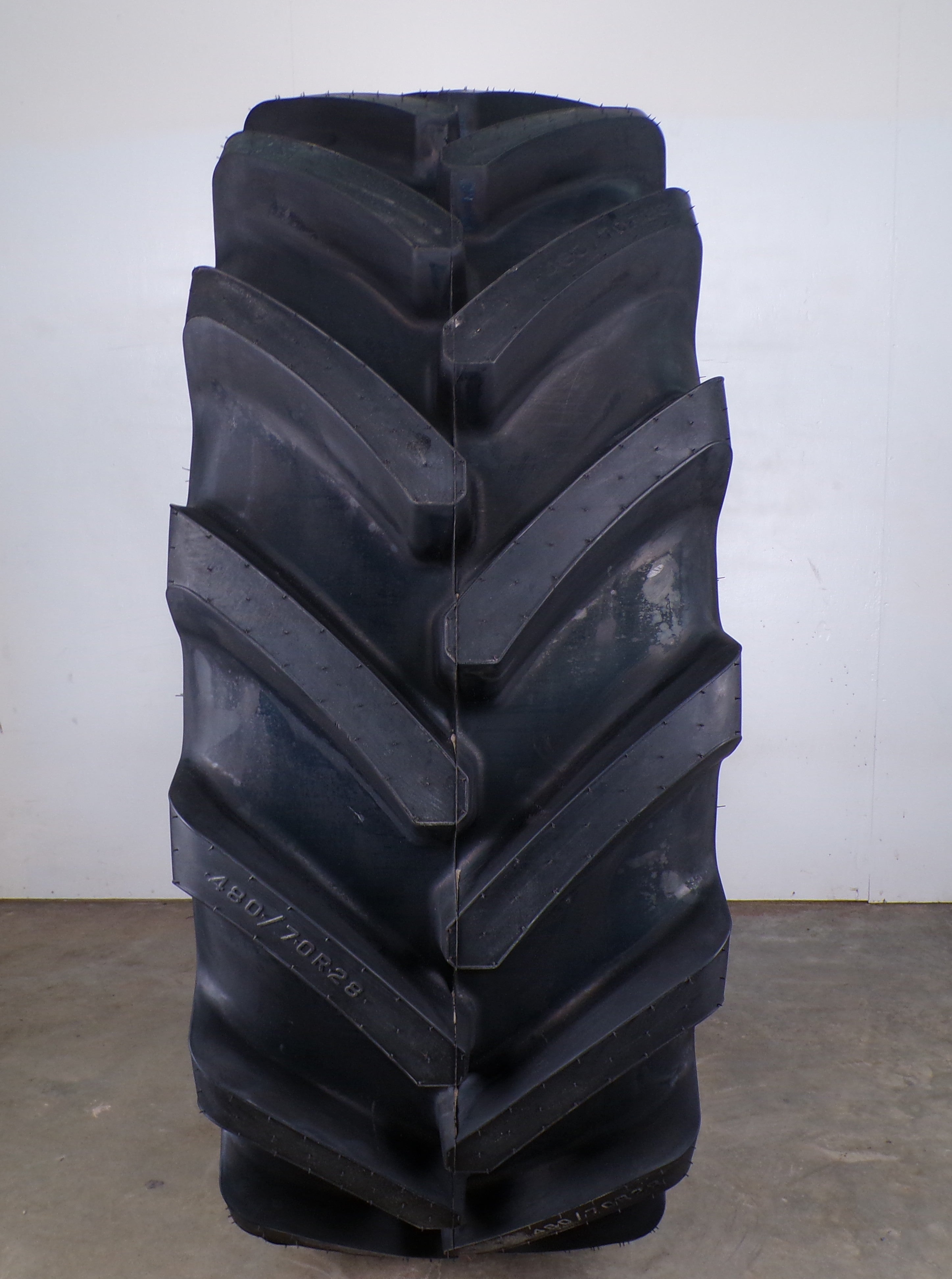 480/70R28 BRIDGESTONE VX-TRAC 145D/142E TL New