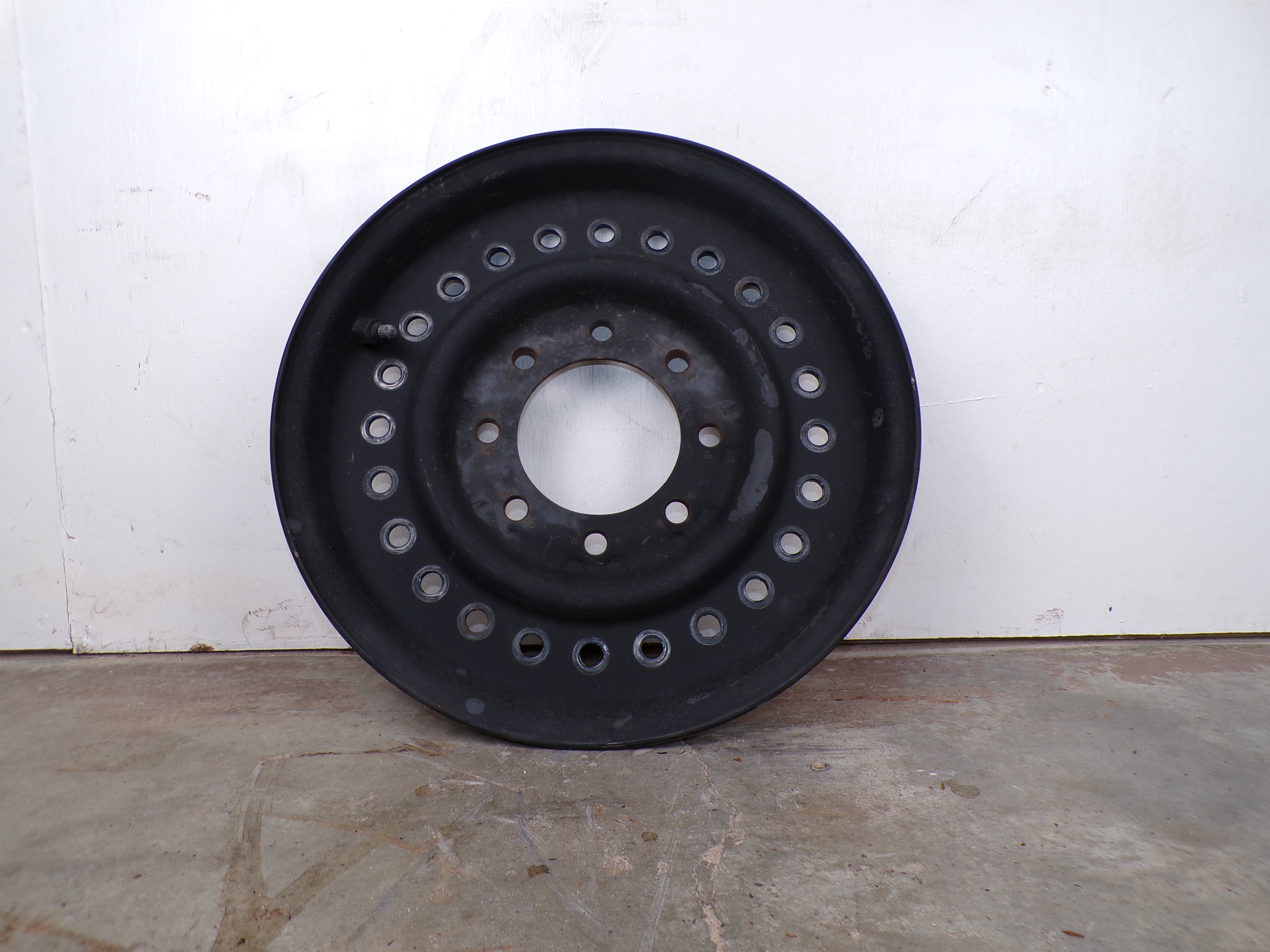 37X12.50R16.5 8x6.5 Hummer Wheels