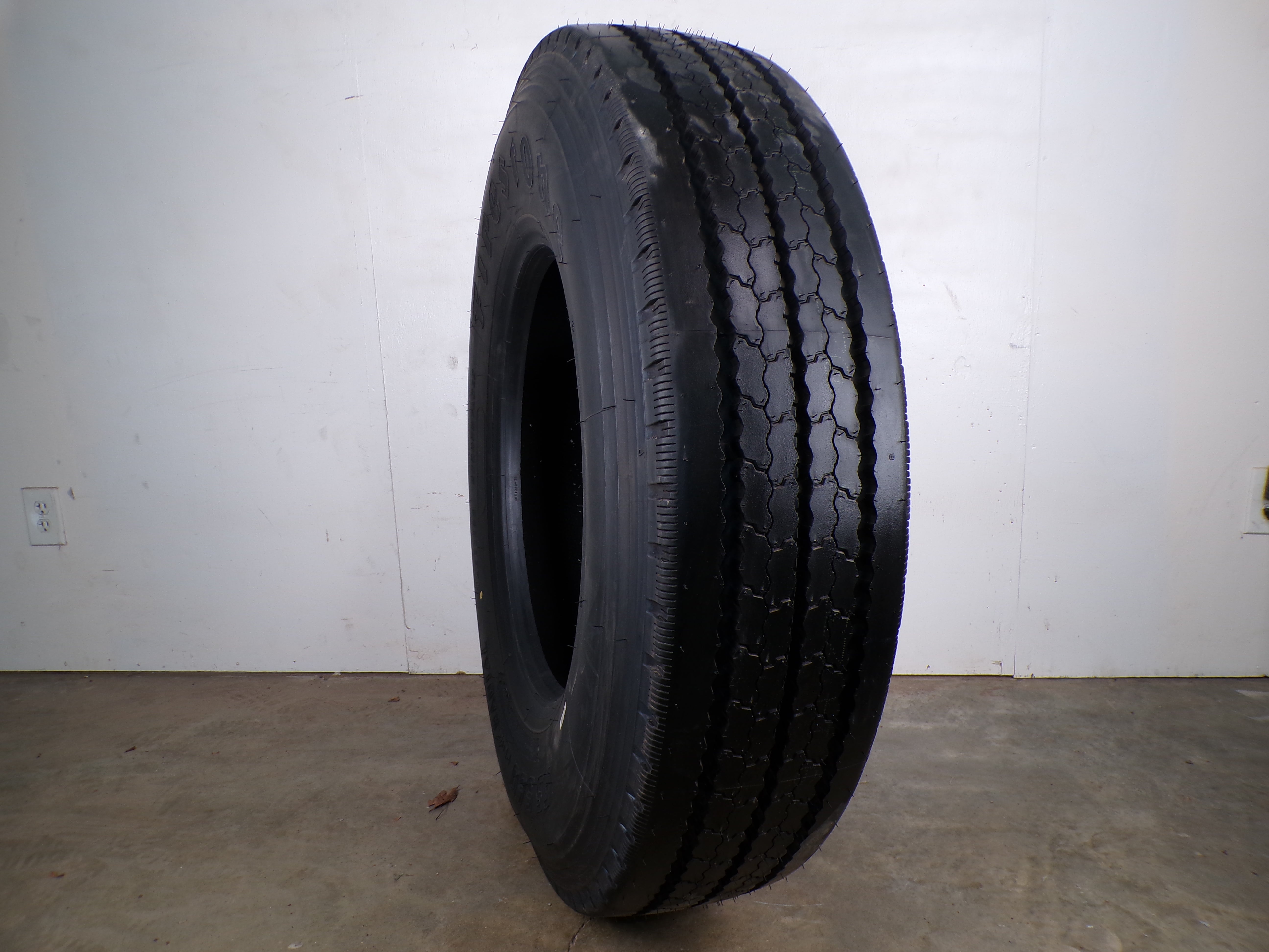 11R22.5 Firestone FS560 Plus Radial
