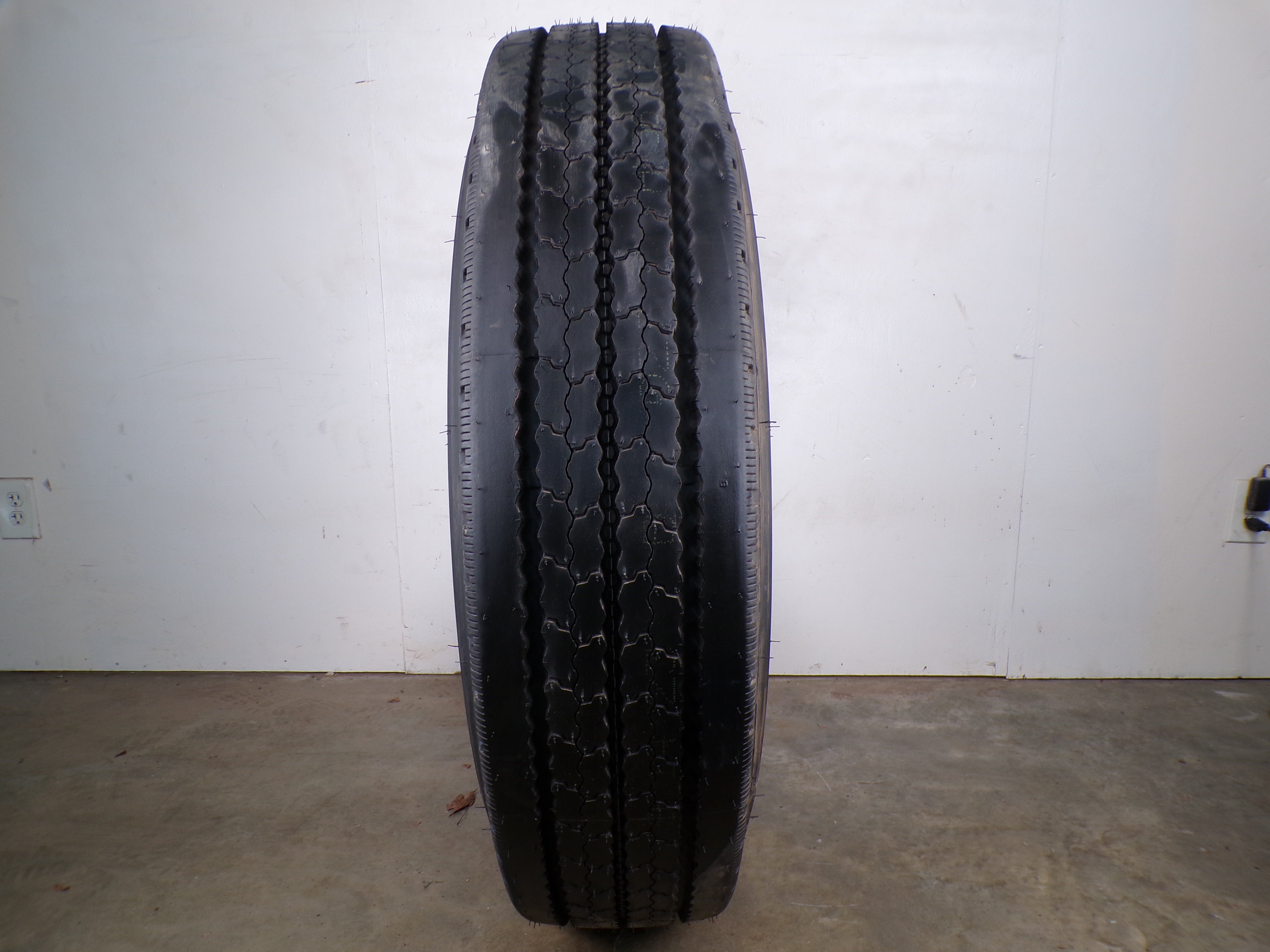 11R22.5 Firestone FS560 Plus Radial