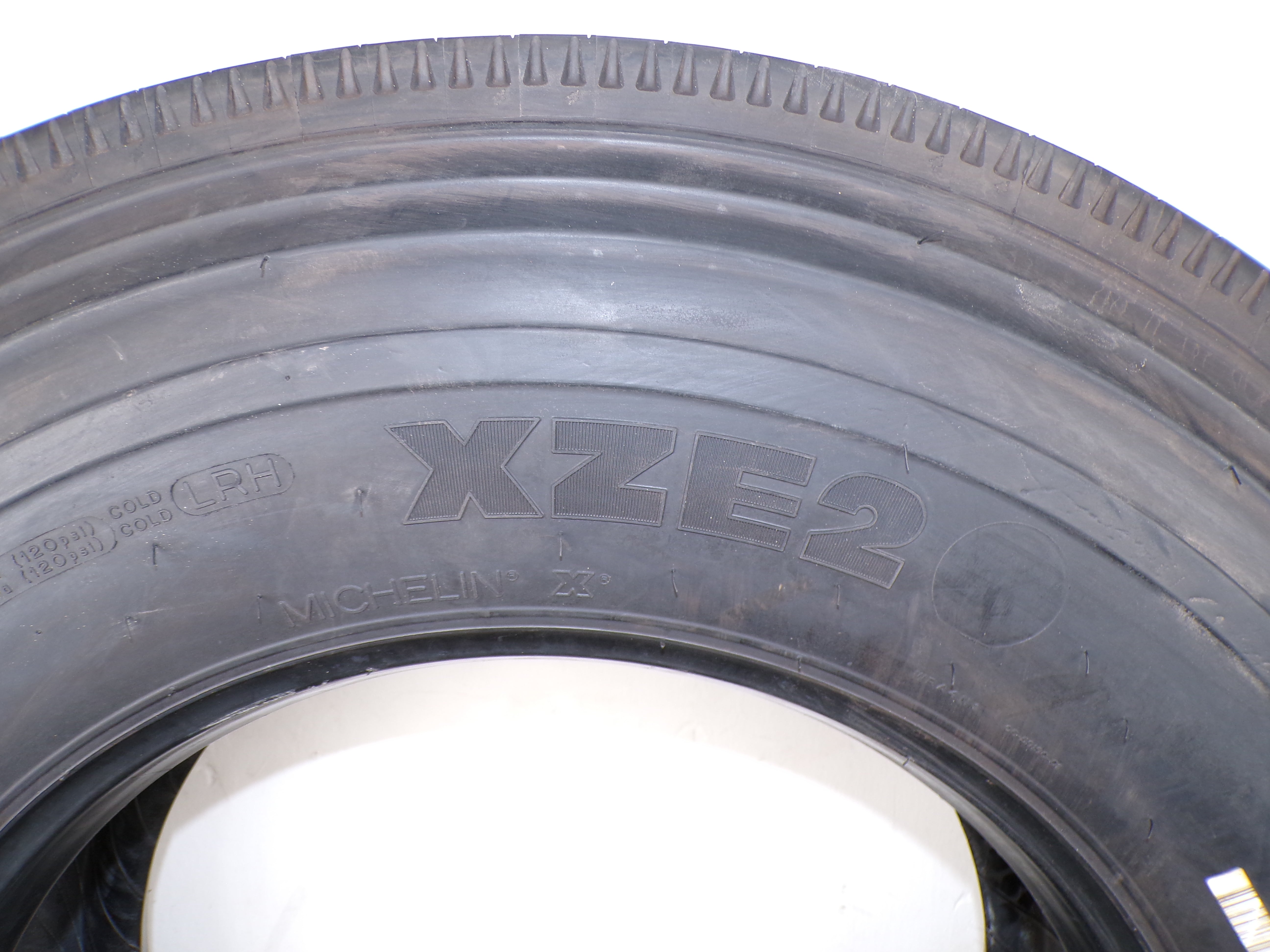 11R22.5 Michelin XZE2