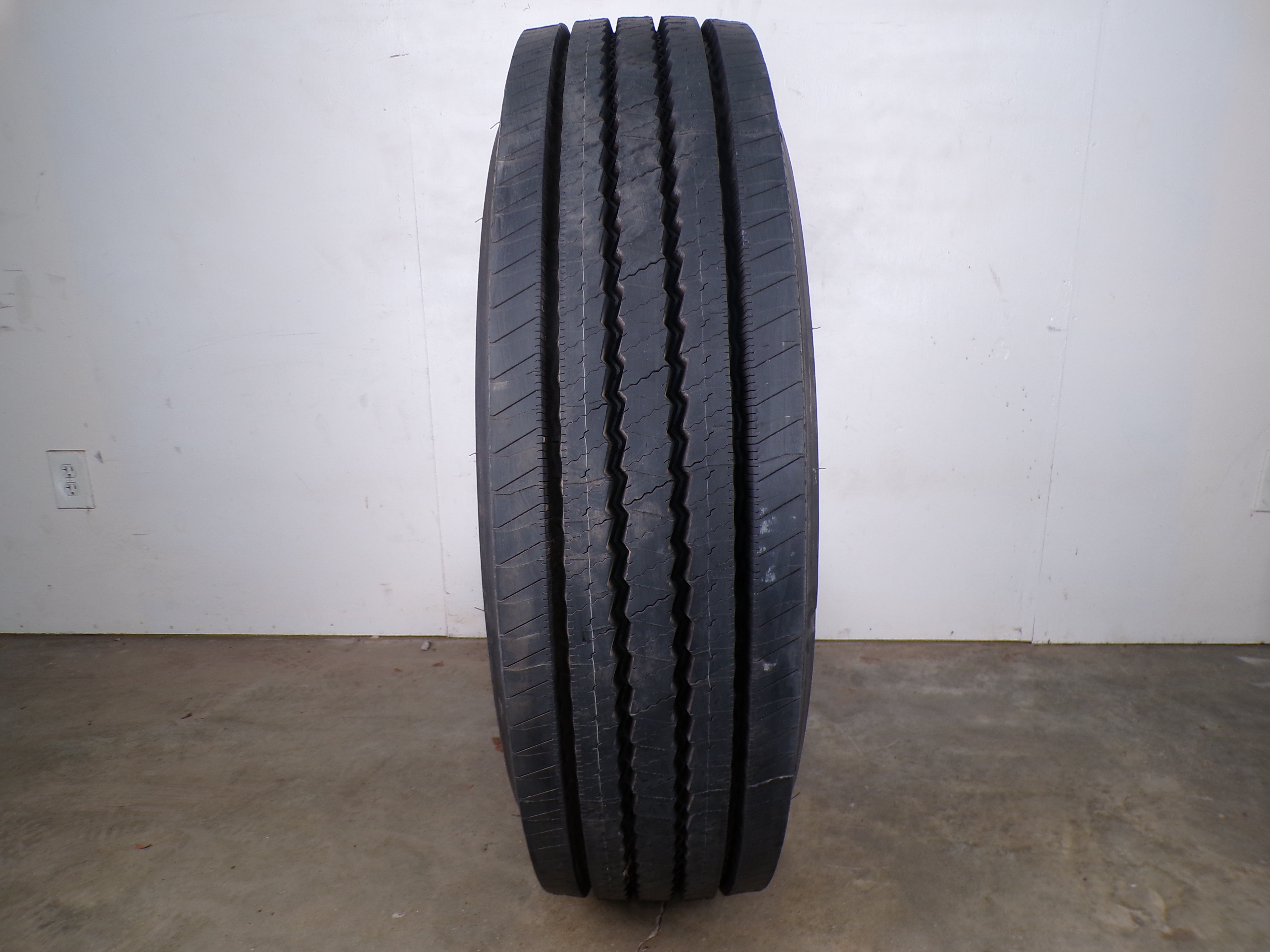 11R22.5 Michelin XZE2