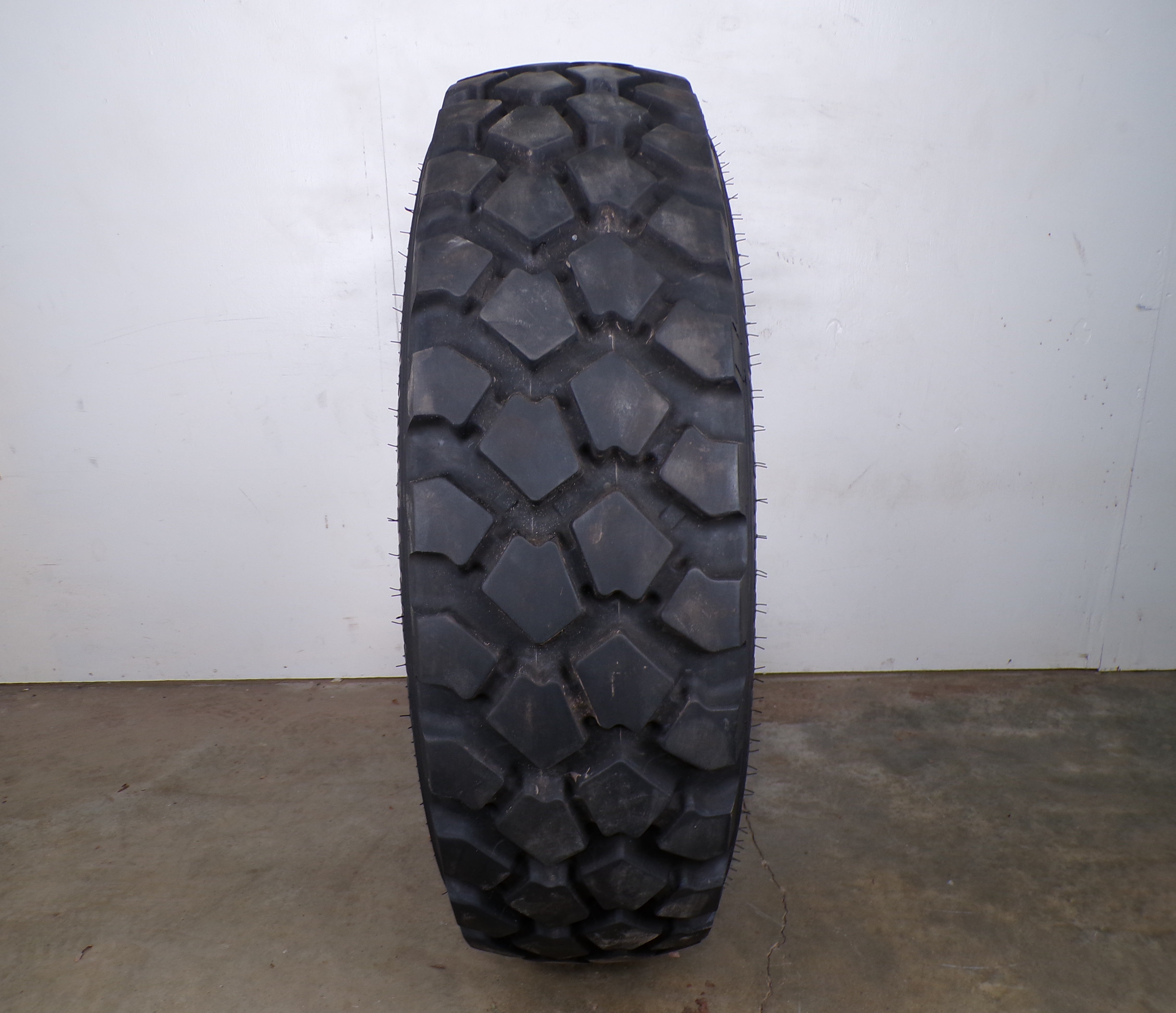 275/80R20 Michelin XZL X Force MPT Z Used