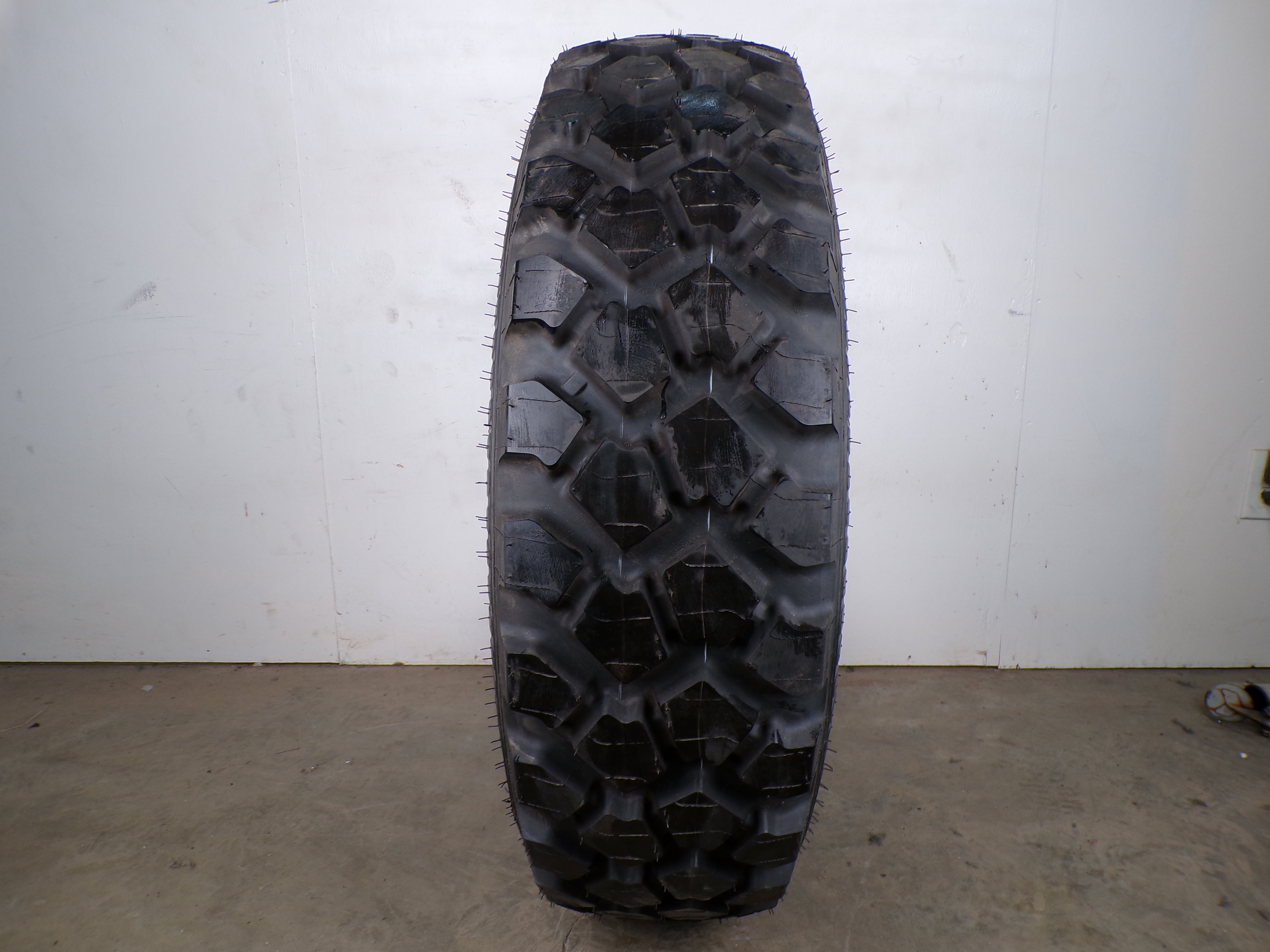 275/80R20 Michelin XZL X Force MPT Z
