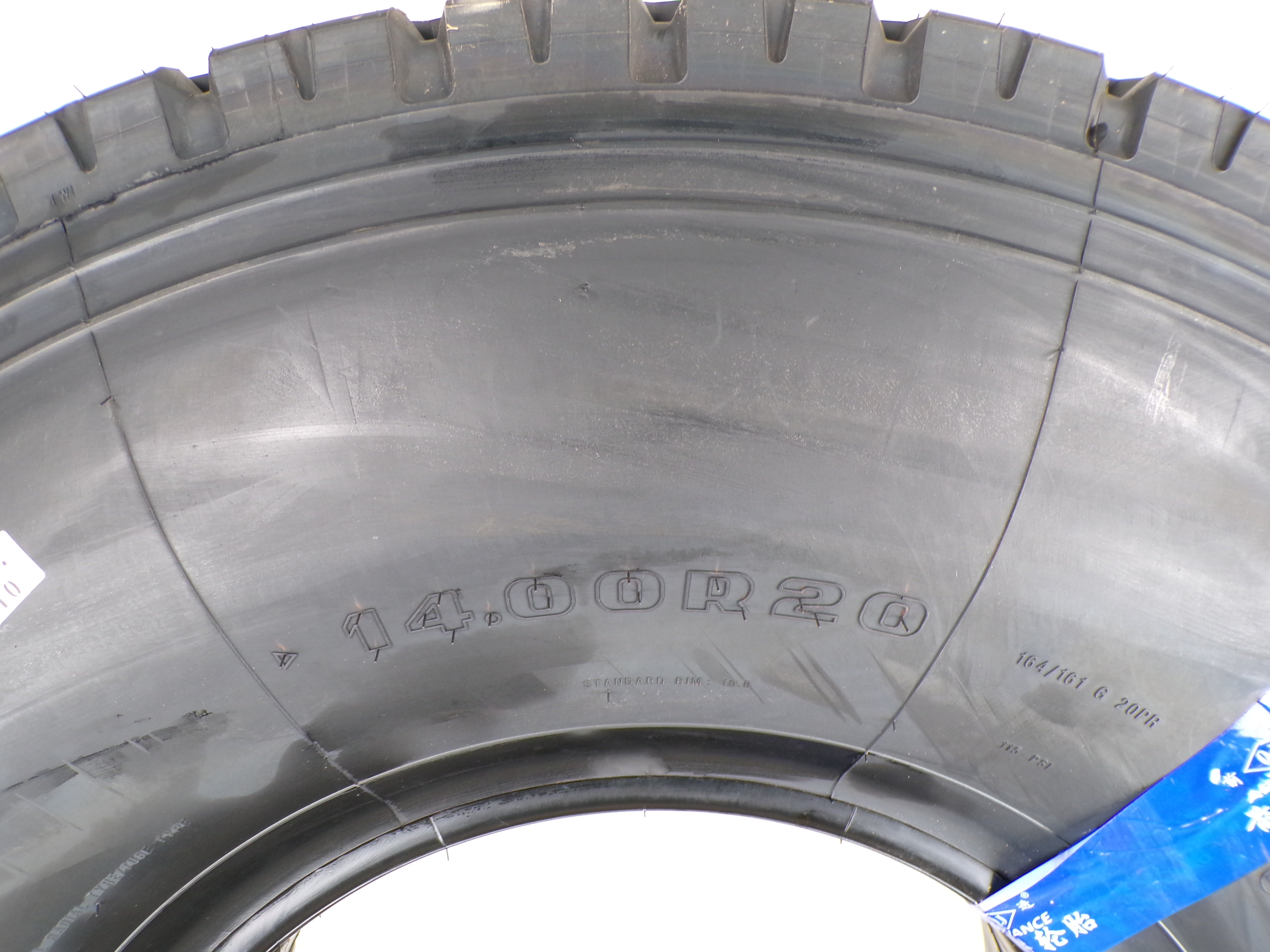 14.00R20 Advance GL661A