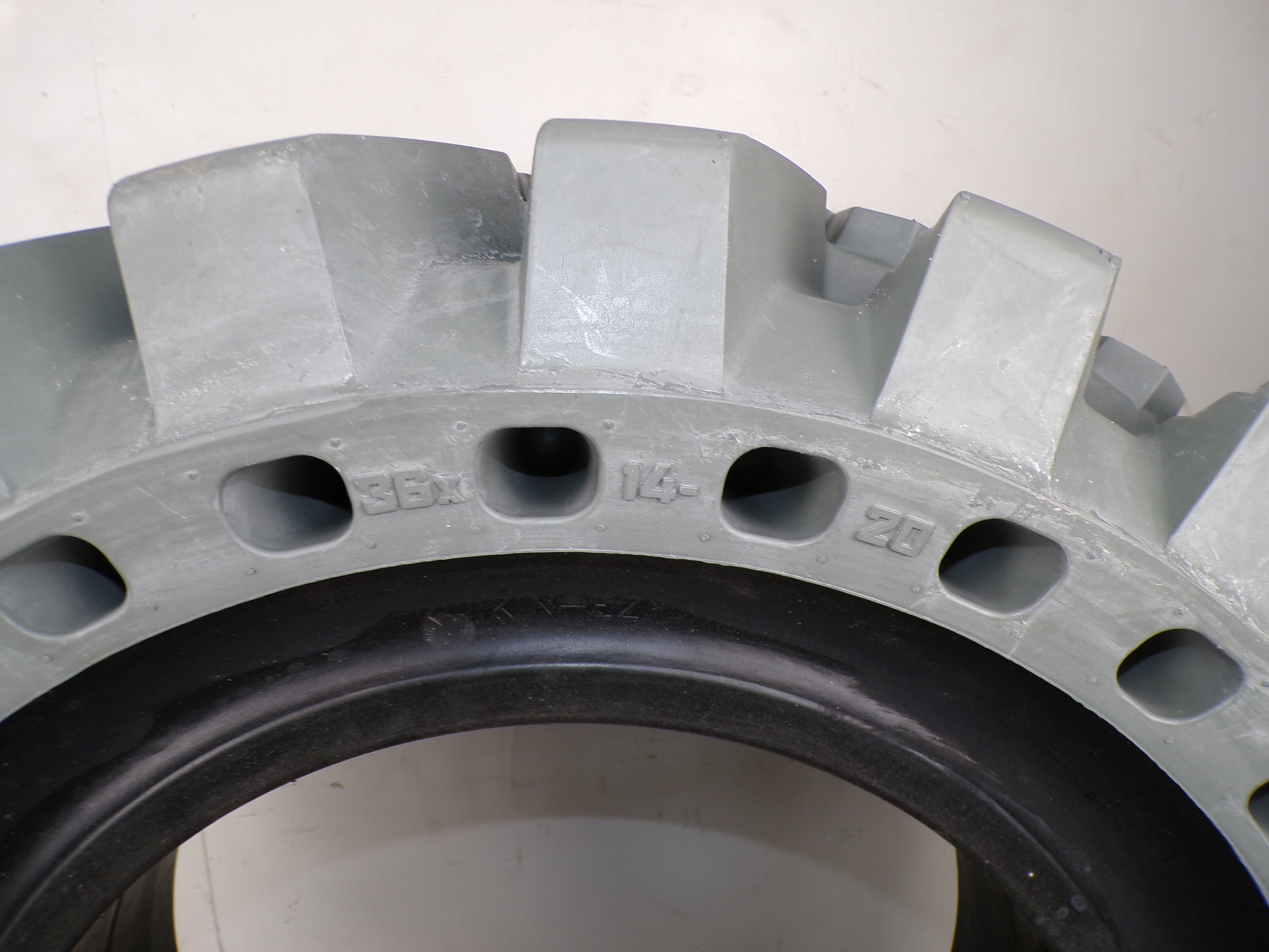 36x14-20 Camso SKS 792S