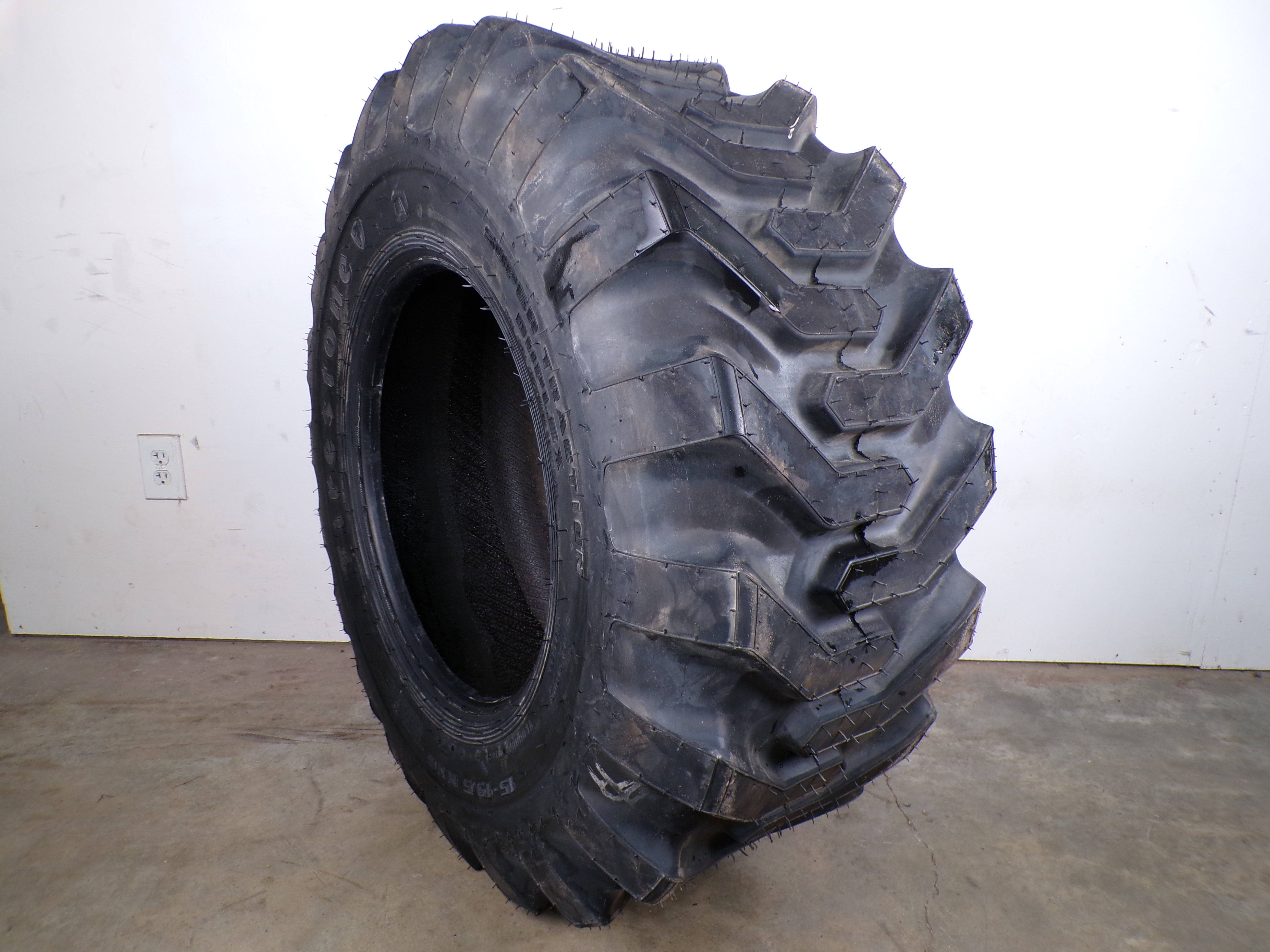 15-19.5 Firestone Super Traction Duple X
