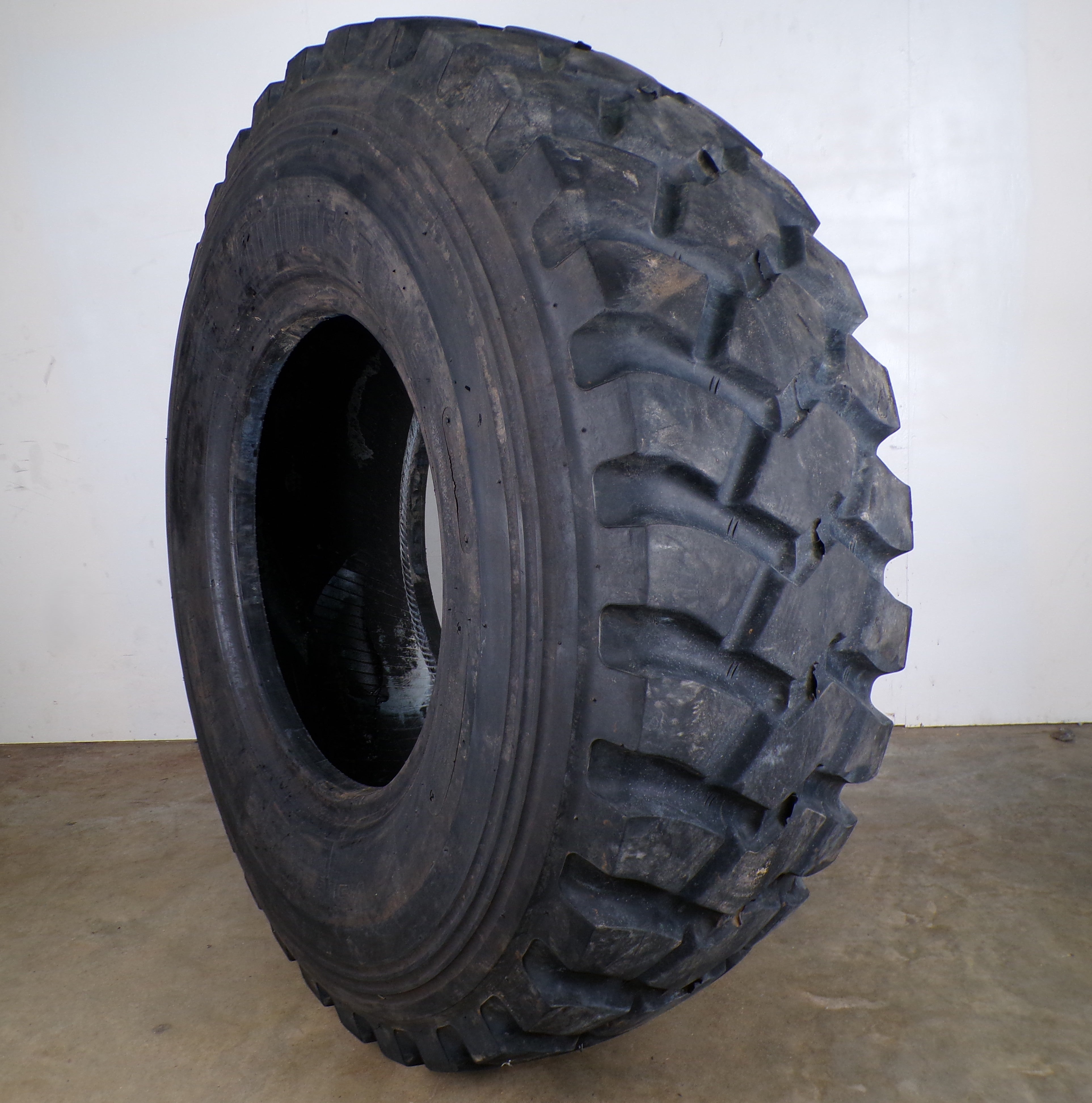 445/80R25 (17.5R25) Bridgestone V-Steel G Traction Used