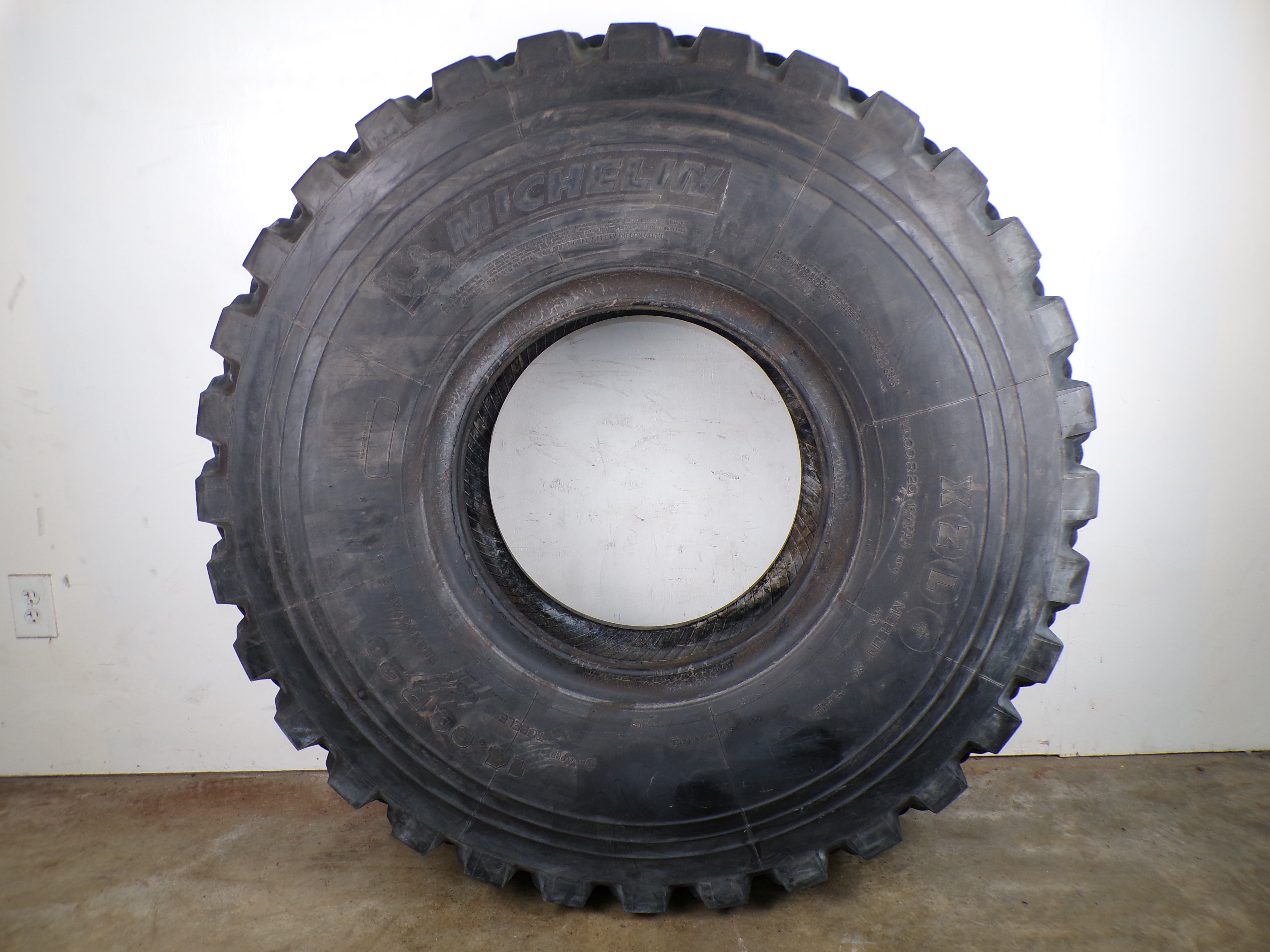 Used 14.00R20 Michelin XZL+   minor oxidation between the treads