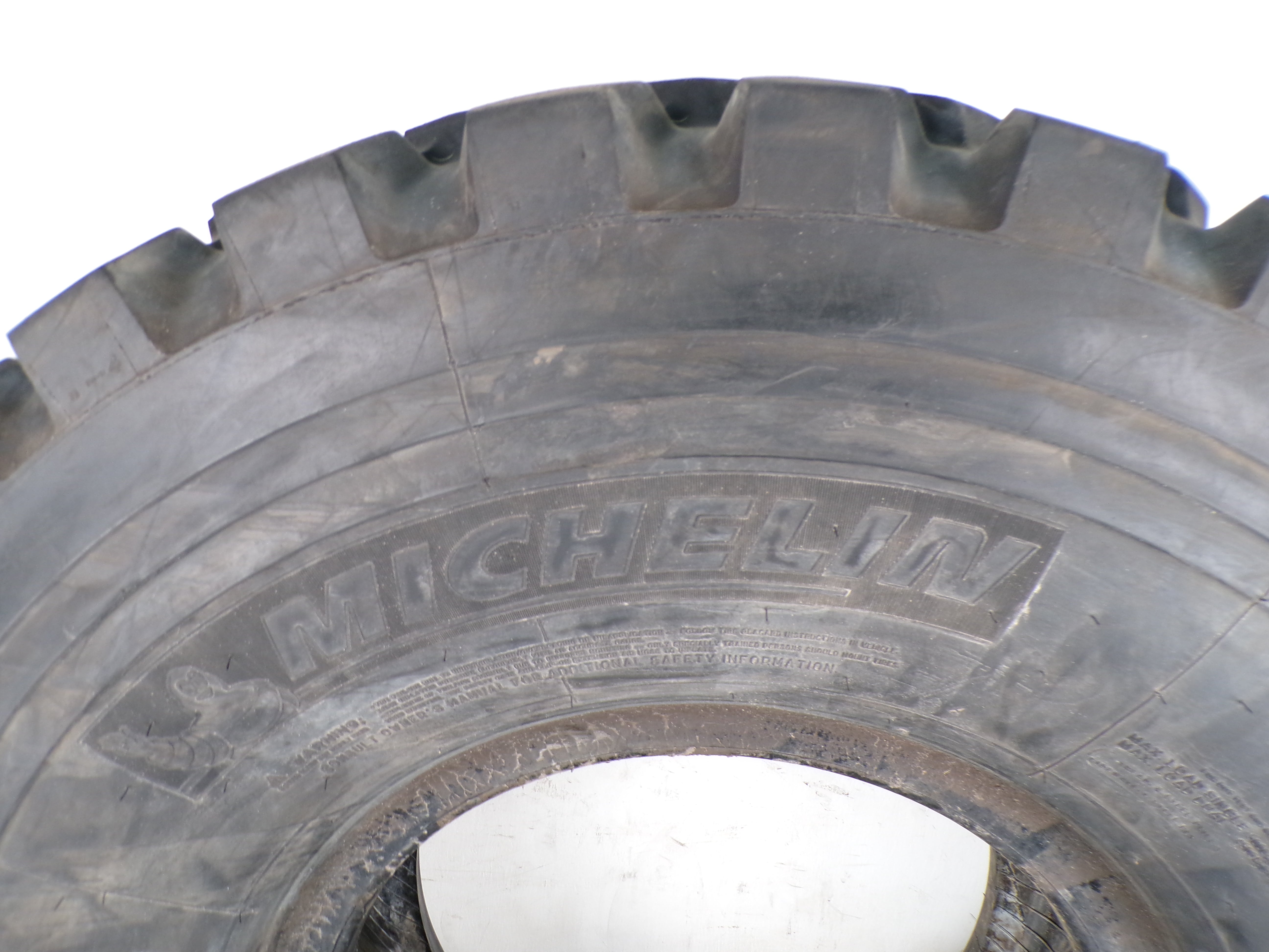 Used 14.00R20 Michelin XZL+   minor oxidation between the treads