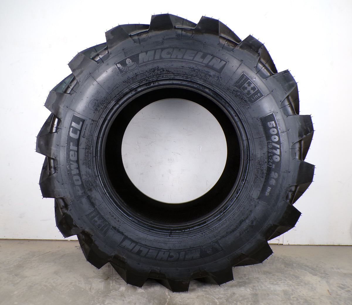19.5L24 Michelin Power CL Backhoe Loader Tire 20 PLY  (500/70-24)