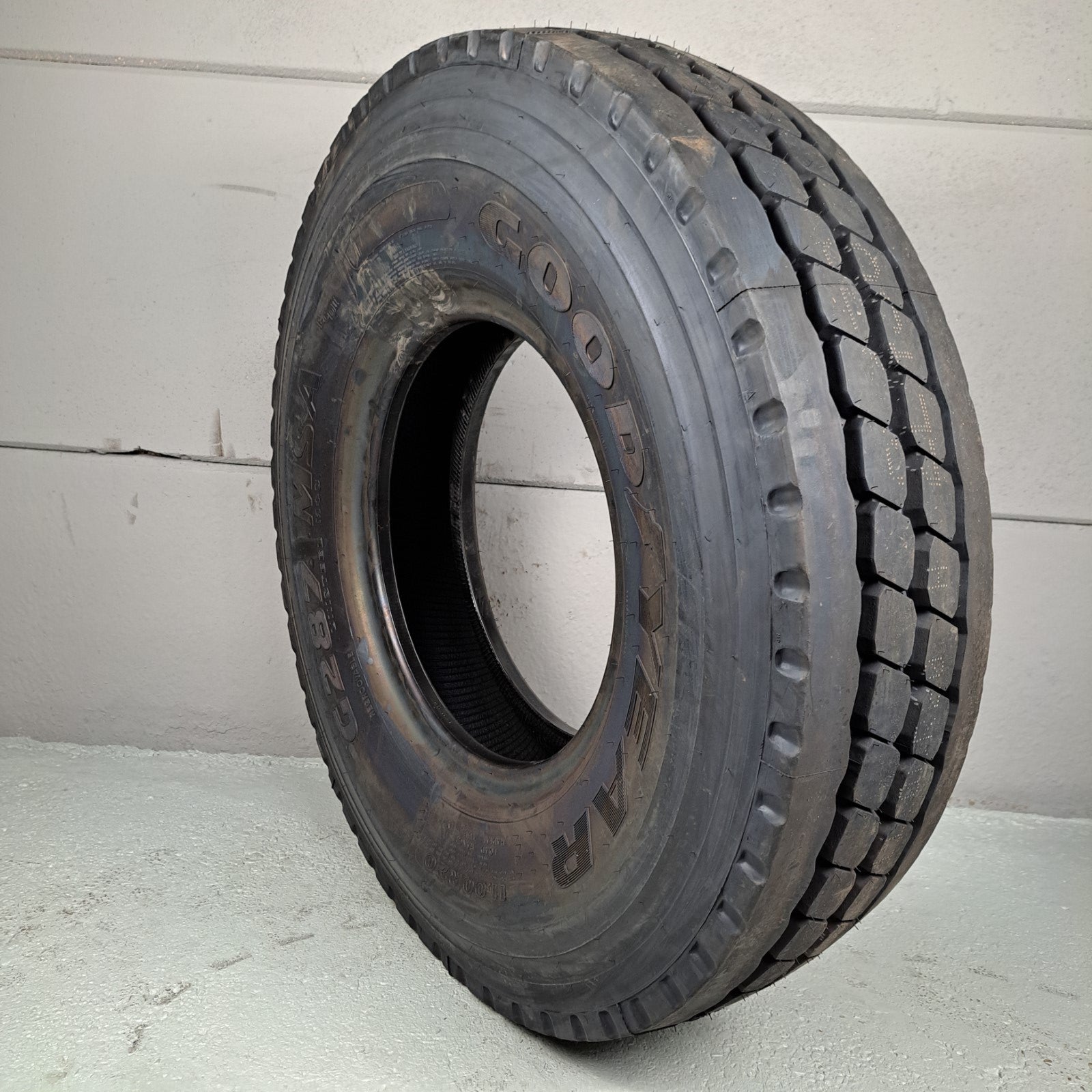 11.00R20 Goodyear G287 MSA