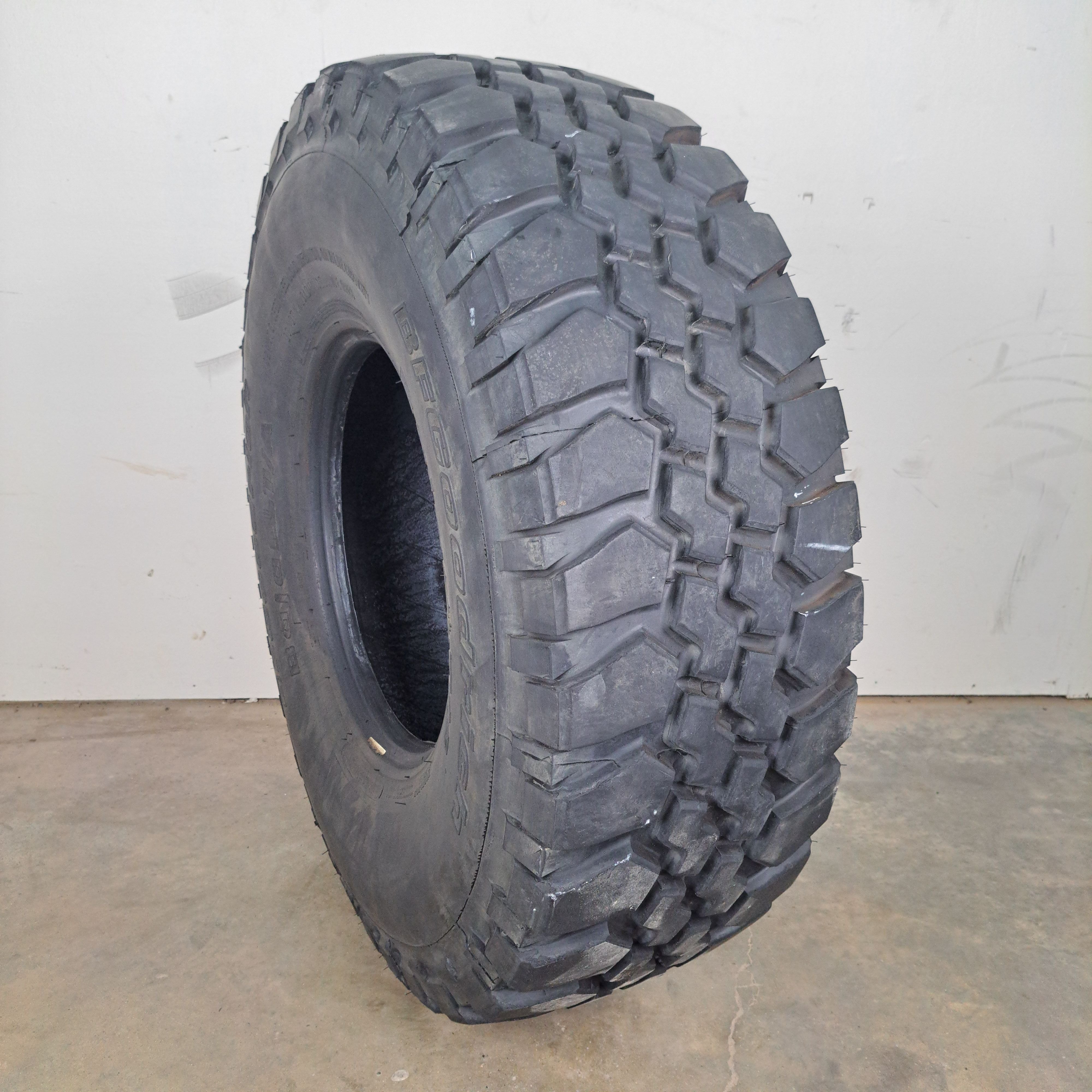 37X12.50R16.5LT BFGoodrich Baja T/A Used